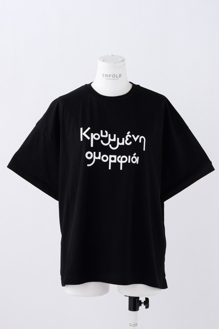 【エンフォルド/ENFOLD】のHidden Beauty T/SH Tシャツ インテリア・キッズ・メンズ・レディースファッション・服の通販 founy(ファニー) https://founy.com/ ファッション Fashion レディースファッション Fashion for Women トップス・カットソー Cut & Sew Tops シャツ・ブラウス・オフィスカジュアル Elegant Blouses & Button-Ups ロングTシャツ・Tシャツ Longline T-Shirts & Tees カットソー・ベーシックTシャツ Cut-and-Sewn Tops / Stretch Tees & Basics エレガント 上品 Elegant ショート Short, Short Length シンプル Simple, Minimal スリット Slit, Slit Detail スリーブ Sleeve, Long Sleeve / Short Sleeve タフタ Taffeta, Structured Fabric プリント Print, Printed Pattern |ID: prp329100004051900 ipo3291000000035791709