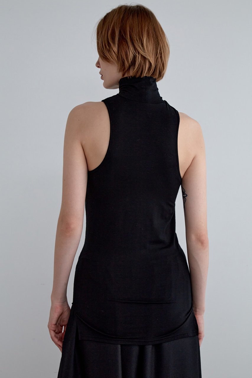 【ル フィル/LE PHIL】のカップインハイネックトップ 人気、トレンドファッション・服の通販 founy(ファニー) 　ファッション　Fashion　レディースファッション　Fashion for Women　トップス・カットソー　Cut & Sew Tops　キャミソール&ノースリーブ　Camisoles & Sleeveless Tops　シャツ・ブラウス・オフィスカジュアル　Elegant Blouses & Button-Ups　ロングTシャツ・Tシャツ　Longline T-Shirts & Tees　カットソー・ベーシックTシャツ　Cut-and-Sewn Tops / Stretch Tees & Basics　アメリカン　American Style　キャミソール　Camisole, Spaghetti Strap Top　ジャケット　Jacket, Outerwear　ストレッチ　Stretch, Stretchy Fabric　スリーブ　Sleeve, Long Sleeve / Short Sleeve　タンク　Tank Top, Sleeveless Top　ハイネック　High Neck, Mock Neck　ベーシック　Basic, Essential　エレガント 上品　Elegant　other-8|ID: prp329100004051947 ipo3291000000036128387