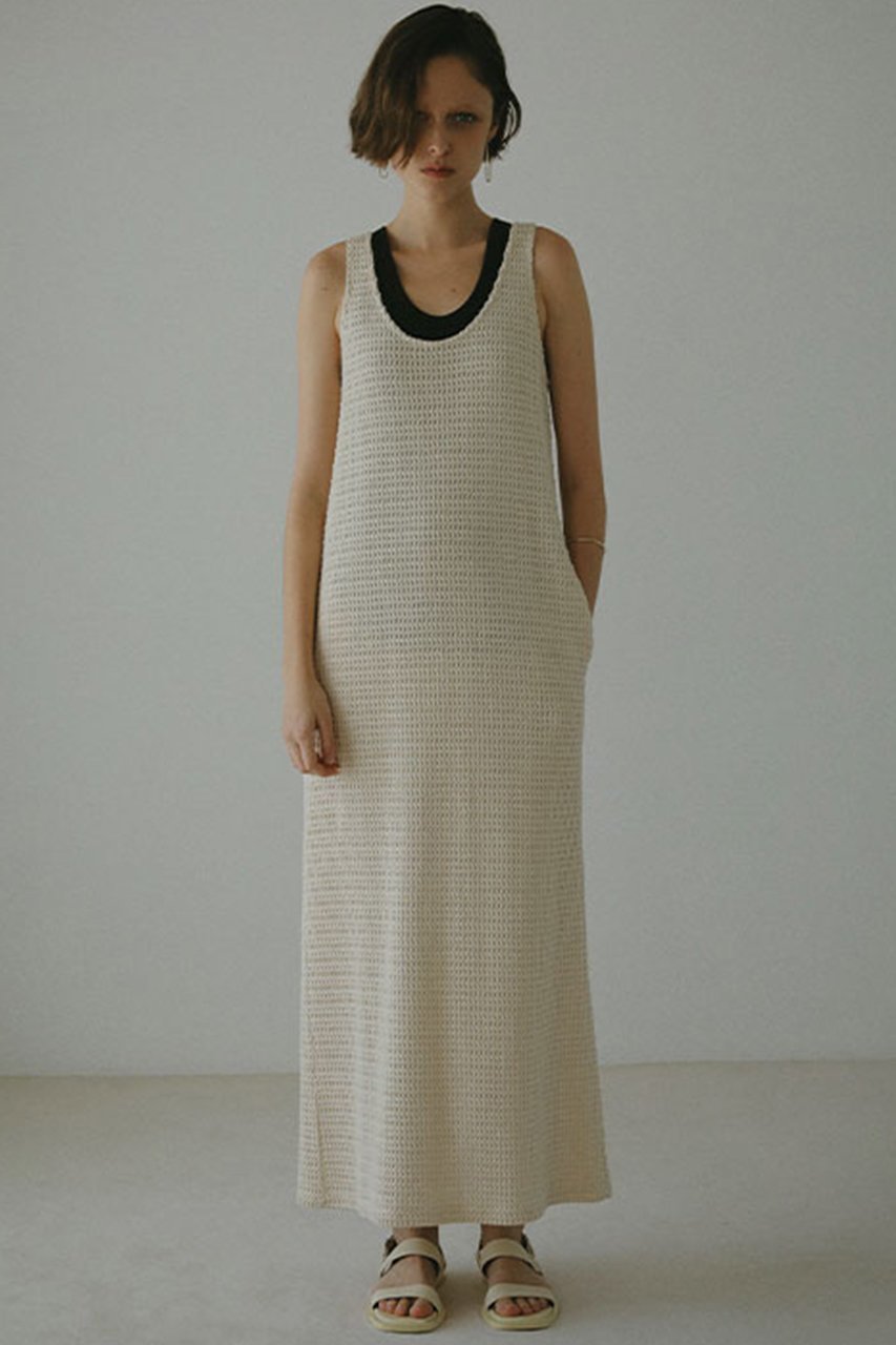 【エトレトウキョウ/ETRE TOKYO】のテレコラウンドネックタンクトップ 人気、トレンドファッション・服の通販 founy(ファニー) 　ファッション　Fashion　レディースファッション　Fashion for Women　トップス・カットソー　Cut & Sew Tops　キャミソール&ノースリーブ　Camisoles & Sleeveless Tops　シャツ・ブラウス・オフィスカジュアル　Elegant Blouses & Button-Ups　ロングTシャツ・Tシャツ　Longline T-Shirts & Tees　カットソー・ベーシックTシャツ　Cut-and-Sewn Tops / Stretch Tees & Basics　なめらか　Smooth, Silky Texture　インナー　Innerwear　キャミソール　Camisole, Spaghetti Strap Top　ジャケット　Jacket, Outerwear　タンク　Tank Top, Sleeveless Top　テレコ　Ribbed, Rib Stitch　フィット　Fit, Slim Fit　ベスト　Vest, Waistcoat　ベーシック　Basic, Essential　ラウンド　Round, Round Neck　other-3|ID: prp329100004052677 ipo3291000000035735208