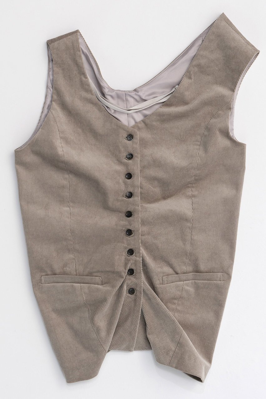 【メゾンスペシャル/MAISON SPECIAL】のCorduroy Asymmetry Vest/コーデュロイアシンメトリーベスト インテリア・キッズ・メンズ・レディースファッション・服の通販 founy(ファニー) 　ファッション　Fashion　レディースファッション　WOMEN　アウター　Coat Outerwear　ジャケット　Jackets　アシンメトリー　Asymmetry　オフショルダー　Off Shoulder　秋　Autumn/Fall　カットソー　Cut And Sew　カーゴパンツ　Cargo Pants　コーデュロイ　Corduroy　ジャケット　Jacket　セットアップ　Set Up　ベスト　Vest　おすすめ　Recommend　BGE(ベージュ)|ID: prp329100004054635 ipo3291000000027287105