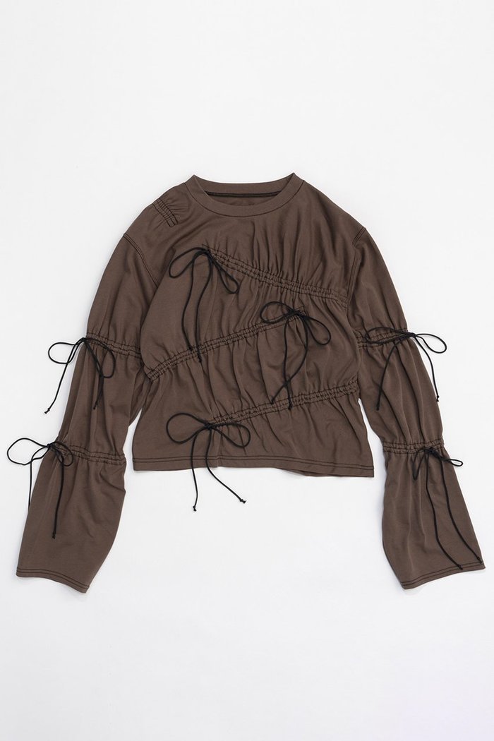 【メゾンスペシャル/MAISON SPECIAL】のShirring Many Ribbons Tops/シャーリングメニーリボントップス インテリア・キッズ・メンズ・レディースファッション・服の通販 founy(ファニー) https://founy.com/ ファッション Fashion レディースファッション WOMEN トップス・カットソー Tops/Tshirt シャツ/ブラウス Shirts/Blouses ロング / Tシャツ T-Shirts カットソー Cut and Sewn 2024年 2024 2024-2025秋冬・A/W Aw/Autumn/Winter/Fw/Fall/2024-2025 A/W・秋冬 Aw・Autumn/Winter・Fw・Fall-Winter カットソー Cut And Sew シャーリング Shirring スリーブ Sleeve トレンド Trend バランス Balance フェミニン Feminine リボン Ribbon ロング Long |ID: prp329100004054655 ipo3291000000027287174