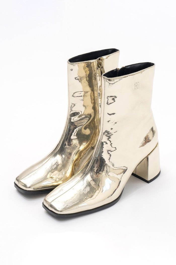【メゾンスペシャル/MAISON SPECIAL】のLogo Square Short Boots/ロゴスクエアショートブーツ インテリア・キッズ・メンズ・レディースファッション・服の通販 founy(ファニー) https://founy.com/ ファッション Fashion レディースファッション Fashion for Women ウォッシュ Washed Finish クッション Cushion, Throw Pillow ショート Short, Short Length シンプル Simple, Minimal 定番 Standard, Basic Item 人気 Popular, Best Seller フィット Fit, Slim Fit リアル Real, Realistic ワイド Wide, Wide Fit |ID: prp329100004055840 ipo3291000000032881863
