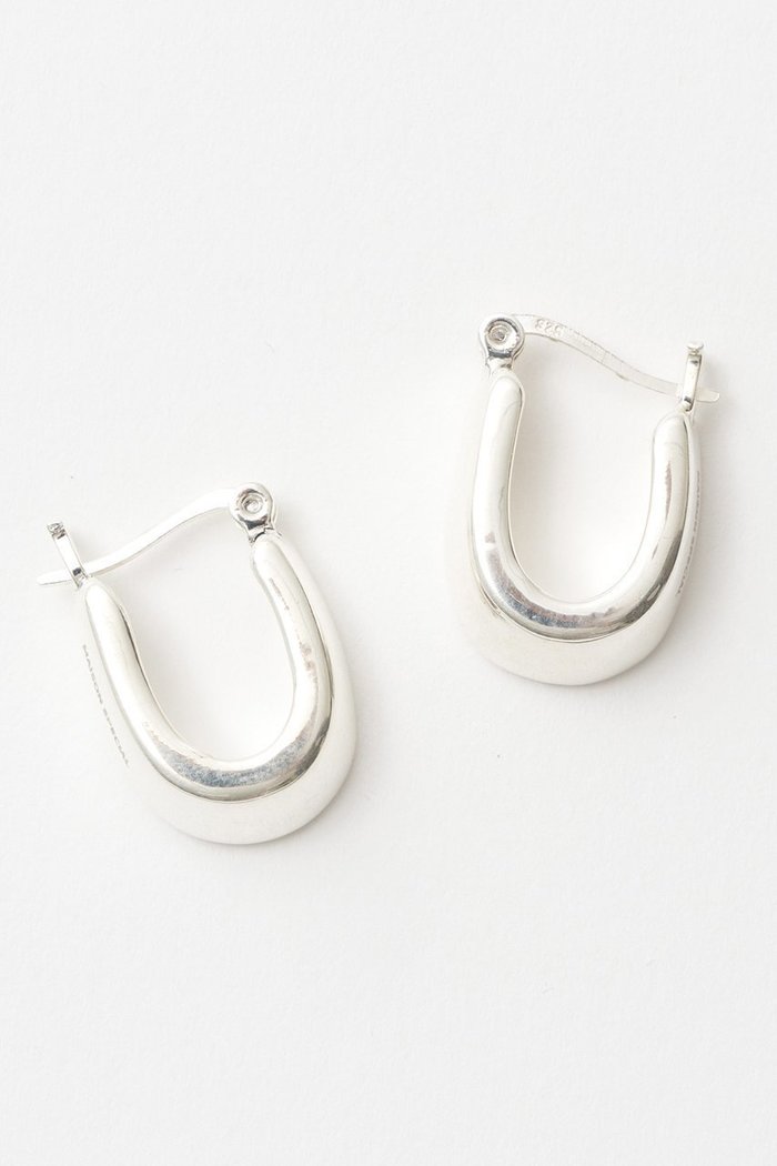 【メゾンスペシャル/MAISON SPECIAL】のHorseshoe Earrings/ホースシューピアス インテリア・キッズ・メンズ・レディースファッション・服の通販 founy(ファニー) https://founy.com/ ファッション Fashion レディースファッション Fashion for Women ジュエリー Jewelry ファッションリング Fashion Rings イヤリング・フープ・ドロップタイプ Hoop, Drop & Clip Earrings おすすめ Recommended / Our Picks イヤリング Earrings オケージョン Occasion Wear シルバー Silver, Metallic Silver |ID: prp329100004060651 ipo3291000000035786794