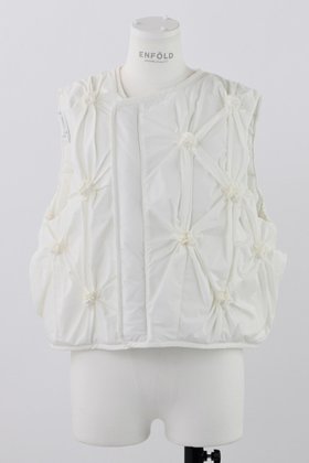 【エンフォルド/ENFOLD】のストレッチタフタ フラワーギャザーベスト 人気、トレンドファッション・服の通販 founy(ファニー) ファッション Fashion レディースファッション Fashion for Women アウター Coat / Outerwear Collection レディースジャケット・軽アウター Jackets ギャザー Gathered, Ruffled シンプル Simple, Minimal ジャケット Jacket, Outerwear ストレッチ Stretch, Stretchy Fabric タフタ Taffeta, Structured Fabric ダウン Down, Puffer パターン Pattern, Design Print フラワー Flower, Floral ベスト Vest, Waistcoat モチーフ Motif, Design Theme |ID:prp329100004076143