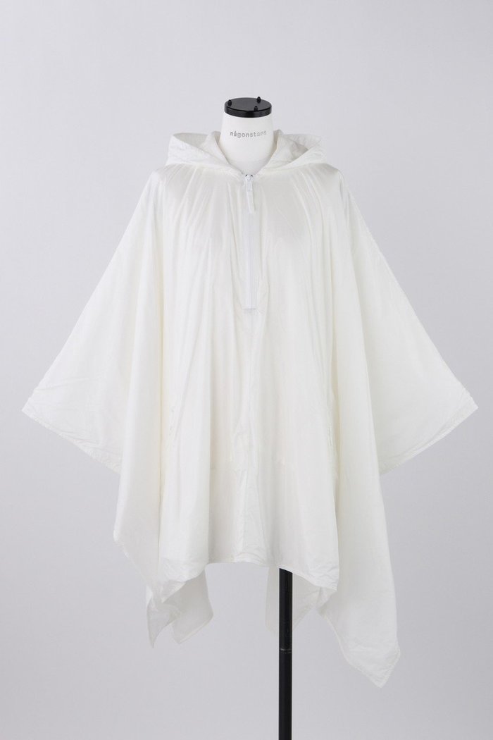 【ナゴンスタンス/nagonstans】のLight Nyタフタ Padding ポンチョ インテリア・キッズ・メンズ・レディースファッション・服の通販 founy(ファニー) https://founy.com/ ファッション Fashion レディースファッション Fashion for Women アウター Coat / Outerwear Collection コート・ロングコート・ピーコート Long Coats, Peacoats & More ポンチョ・ケープコート Ponchos & Capes ショート Short, Short Length シンプル Simple, Minimal スクエア Square, Square Shape タフタ Taffeta, Structured Fabric ポンチョ Poncho, Cape Style 軽量 Lightweight, Ultra Light 防寒 Cold Protection, Winter-Ready |ID: prp329100004076170 ipo3291000000032947508