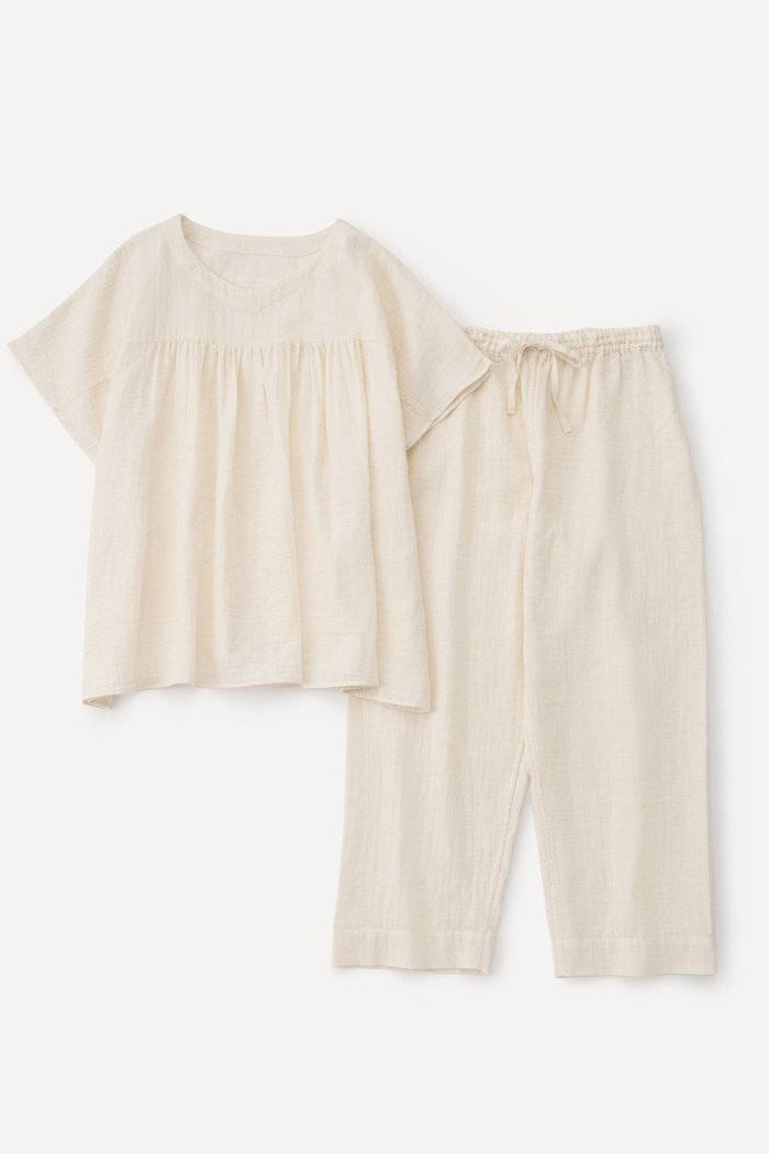 【プリスティン/PRISTINE】の追撚Wガーゼパジャマ インテリア・キッズ・メンズ・レディースファッション・服の通販 founy(ファニー) https://founy.com/ ファッション Fashion レディースファッション Fashion for Women ギャザー Gathered, Ruffled スリーブ Sleeve, Long Sleeve / Short Sleeve ダブル Double, Double-Breasted パジャマ Pajamas, Sleepwear フレンチ French, French Style フロント Front, Front Design 夏 Summer |ID: prp329100004077730 ipo3291000000032834592