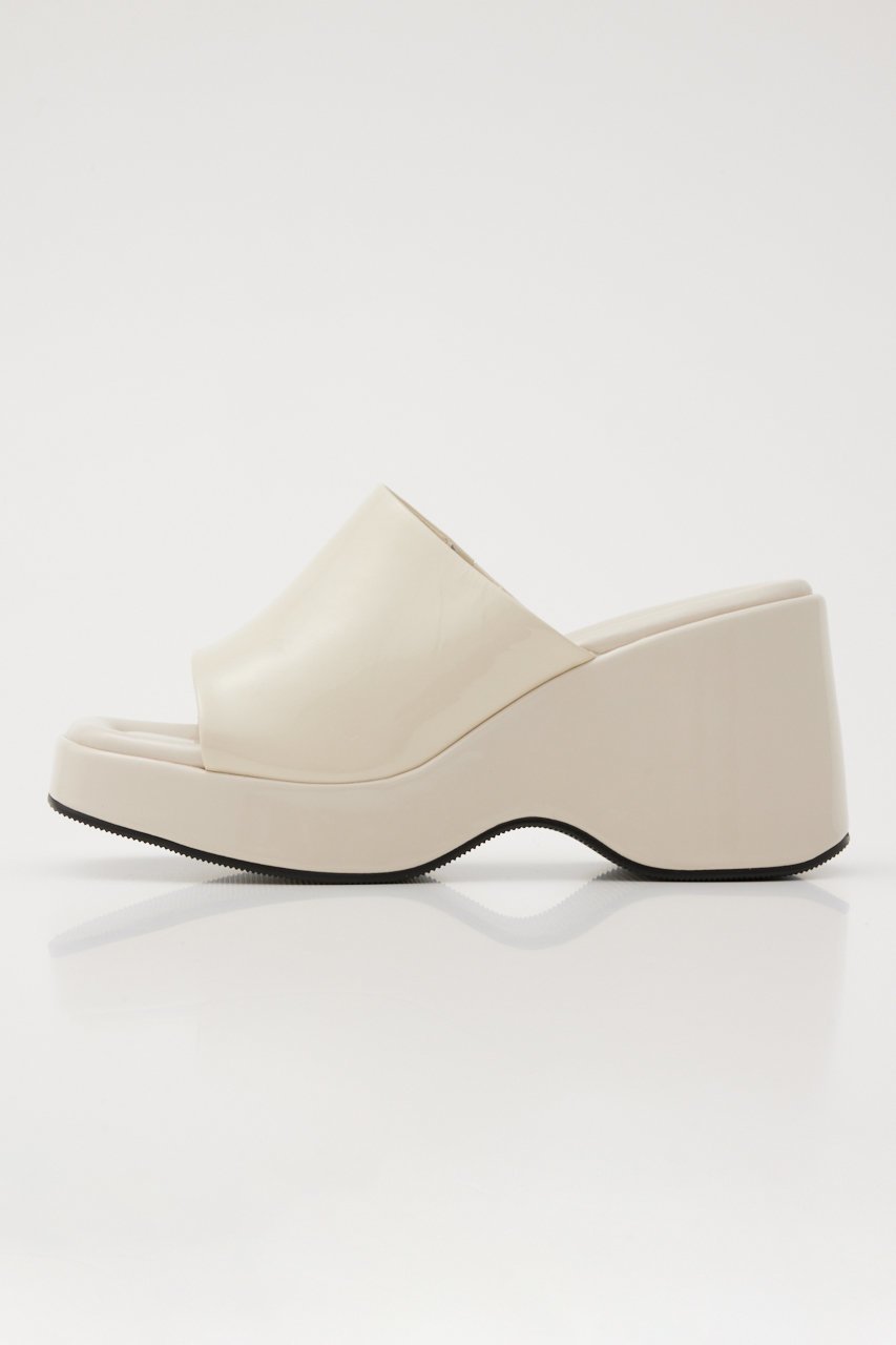 【スタッカート/STACCATO】のモドアグロスウェッジソールミュール 人気、トレンドファッション・服の通販 founy(ファニー) 　ファッション　Fashion　レディースファッション　Fashion for Women　インソール　Shoe Insole　エナメル　Patent Leather　クッション　Cushion, Throw Pillow　サンダル　Sandals, Summer Shoes　スクエア　Square, Square Shape　フォルム　Silhouette, Form　エレガント 上品　Elegant　other-2|ID: prp329100004077735 ipo3291000000034940604