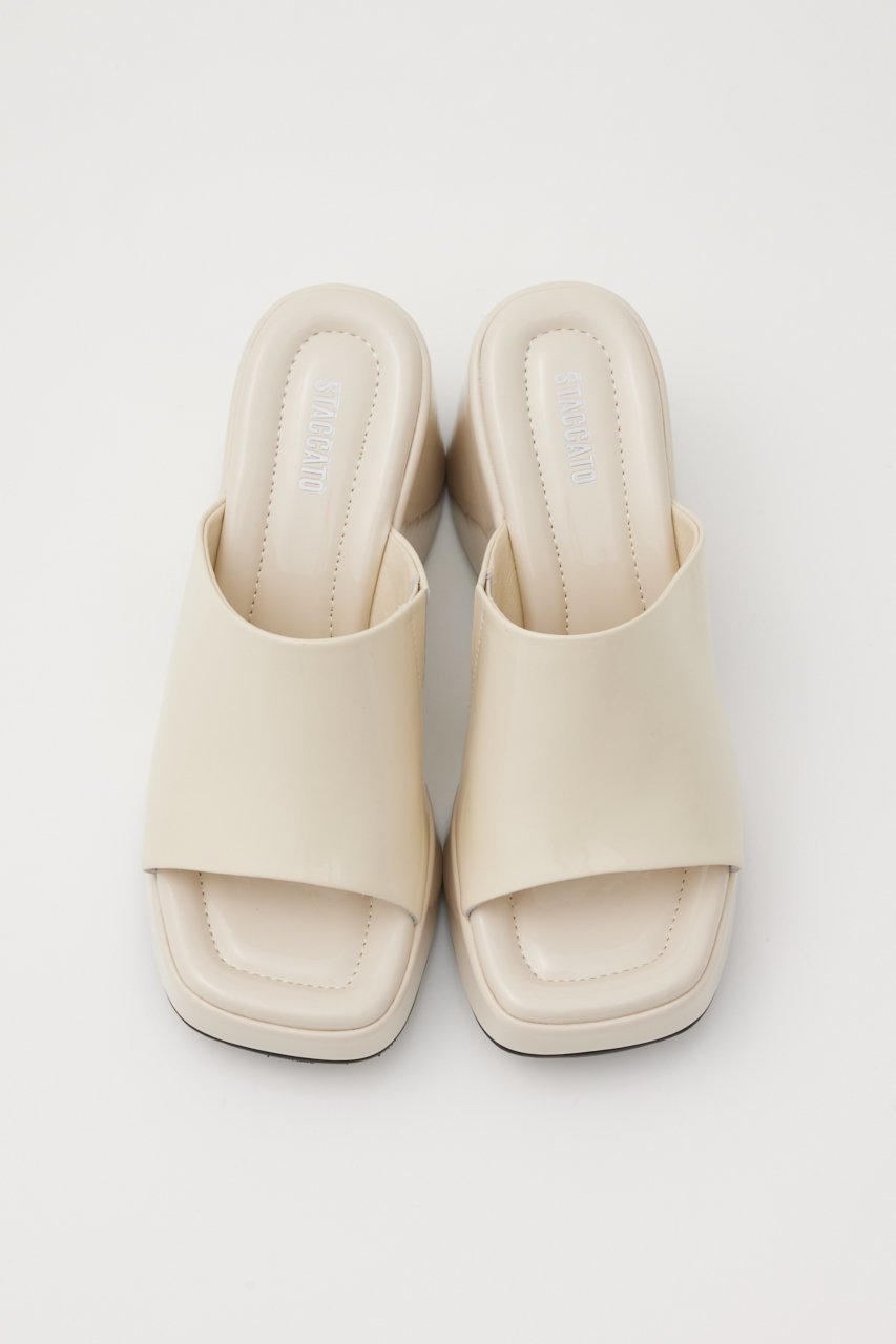 【スタッカート/STACCATO】のモドアグロスウェッジソールミュール 人気、トレンドファッション・服の通販 founy(ファニー) 　ファッション　Fashion　レディースファッション　Fashion for Women　インソール　Shoe Insole　エナメル　Patent Leather　クッション　Cushion, Throw Pillow　サンダル　Sandals, Summer Shoes　スクエア　Square, Square Shape　フォルム　Silhouette, Form　エレガント 上品　Elegant　other-3|ID: prp329100004077735 ipo3291000000034940605