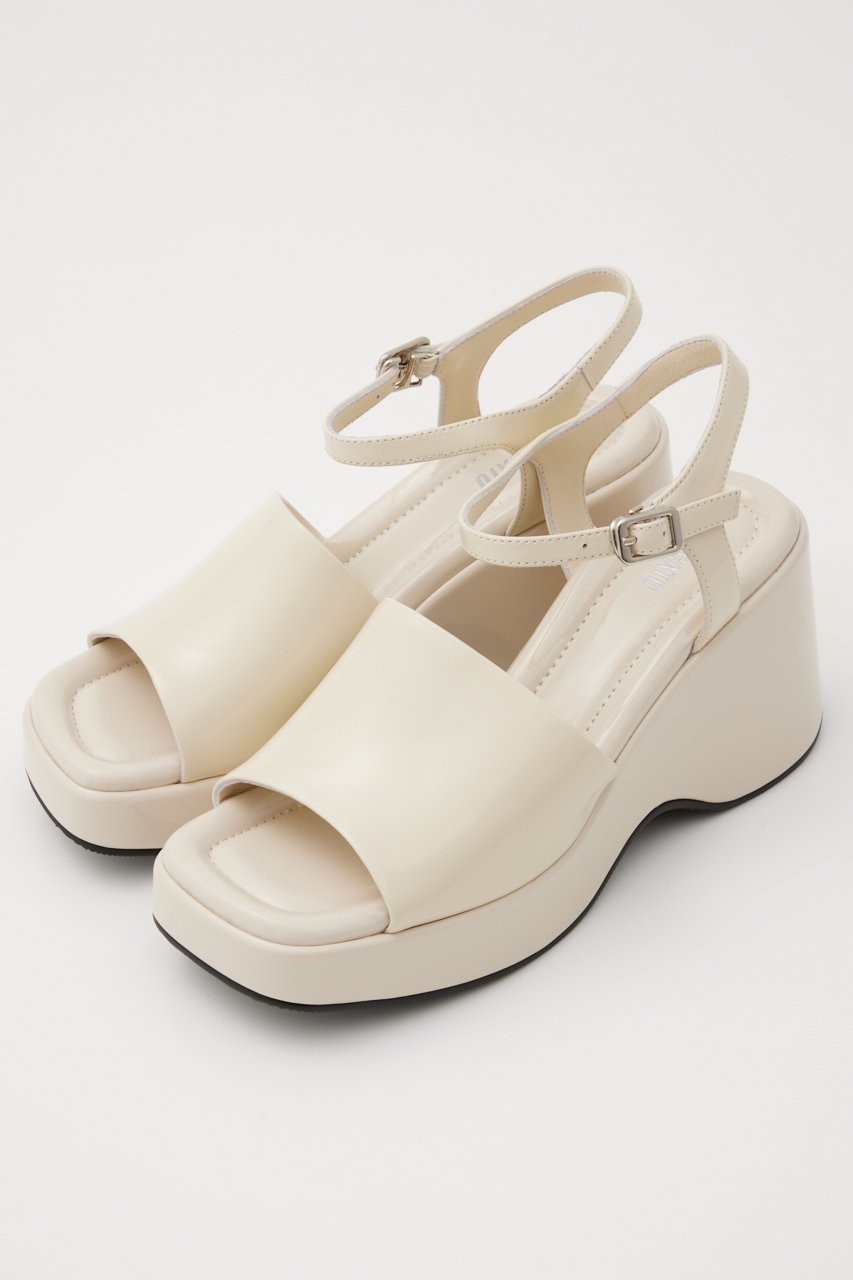 【スタッカート/STACCATO】のモドアグロスウェッジソールサンダル インテリア・キッズ・メンズ・レディースファッション・服の通販 founy(ファニー) 　ファッション　Fashion　レディースファッション　Fashion for Women　おすすめ　Recommended / Our Picks　インソール　Shoe Insole　エナメル　Patent Leather　クッション　Cushion, Throw Pillow　サンダル　Sandals, Summer Shoes　シェイプ　Shape, Slim Fit　スクエア　Square, Square Shape　トレンド　Trend, Trending Now　フィット　Fit, Slim Fit　フォルム　Silhouette, Form　ラップ　Wrap, Wrap Design　エレガント 上品　Elegant　ホワイト|ID: prp329100004077736 ipo3291000000034940613