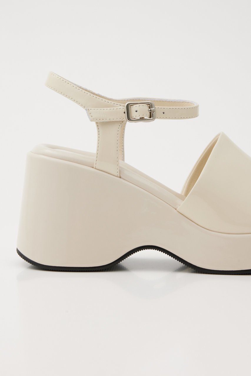 【スタッカート/STACCATO】のモドアグロスウェッジソールサンダル 人気、トレンドファッション・服の通販 founy(ファニー) 　ファッション　Fashion　レディースファッション　Fashion for Women　おすすめ　Recommended / Our Picks　インソール　Shoe Insole　エナメル　Patent Leather　クッション　Cushion, Throw Pillow　サンダル　Sandals, Summer Shoes　シェイプ　Shape, Slim Fit　スクエア　Square, Square Shape　トレンド　Trend, Trending Now　フィット　Fit, Slim Fit　フォルム　Silhouette, Form　ラップ　Wrap, Wrap Design　エレガント 上品　Elegant　other-6|ID: prp329100004077736 ipo3291000000034940618