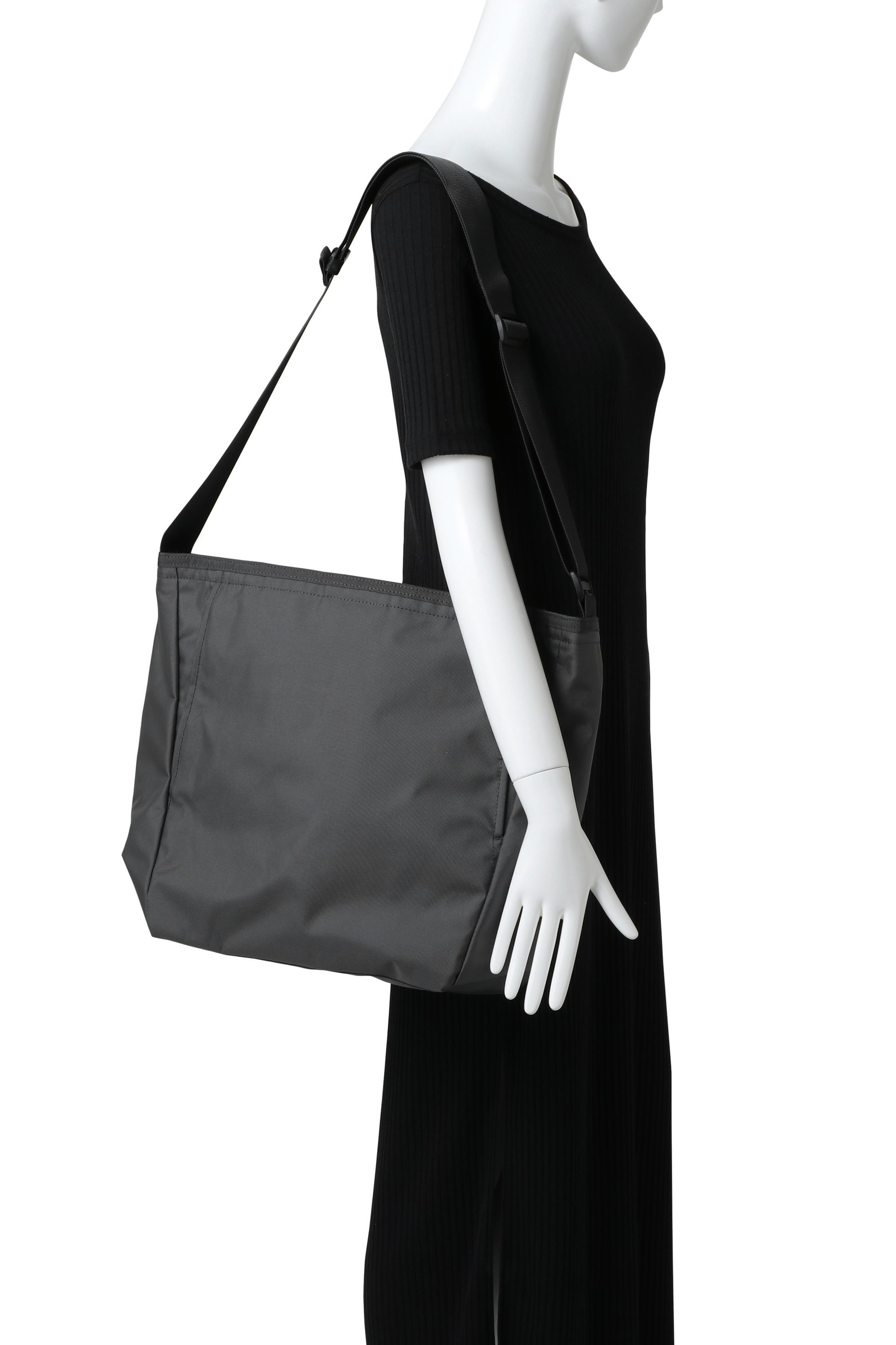 【モノリス/MONOLITH】のSHOULDER STANDARD HEXA M 人気、トレンドファッション・服の通販 founy(ファニー) 　ファッション　Fashion　レディースファッション　Fashion for Women　バッグ　Bags　ユニセックス　Unisex, Genderless　シンプル　Simple, Minimal　ポケット　Pocket, Pocket Detail　マグネット　Magnet, Magnetic Closure　モバイル　Mobile, Smartphone　other-2|ID: prp329100004077751 ipo3291000000032793374