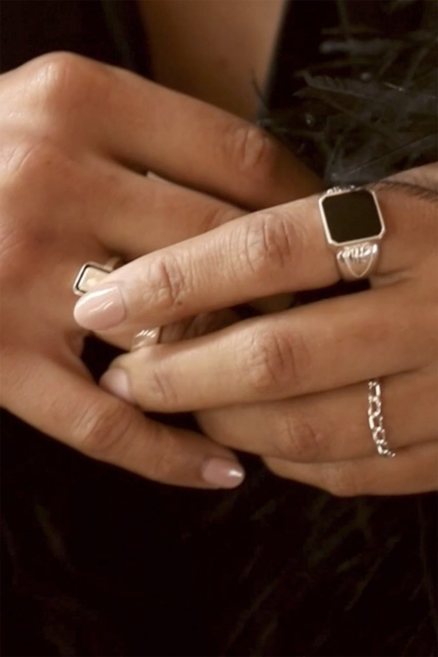 【デイジー ロンドン/DAISY LONDON】のPALM ENAMEL SIGNET リング_SILVER 人気、トレンドファッション・服の通販 founy(ファニー) ファッション Fashion レディースファッション Fashion for Women ジュエリー Jewelry エナメル Patent Leather コレクション Collection, Seasonal Line シルバー Silver, Metallic Silver スクエア Square, Square Shape other-2|ID: prp329100004079337 ipo3291000000036002215