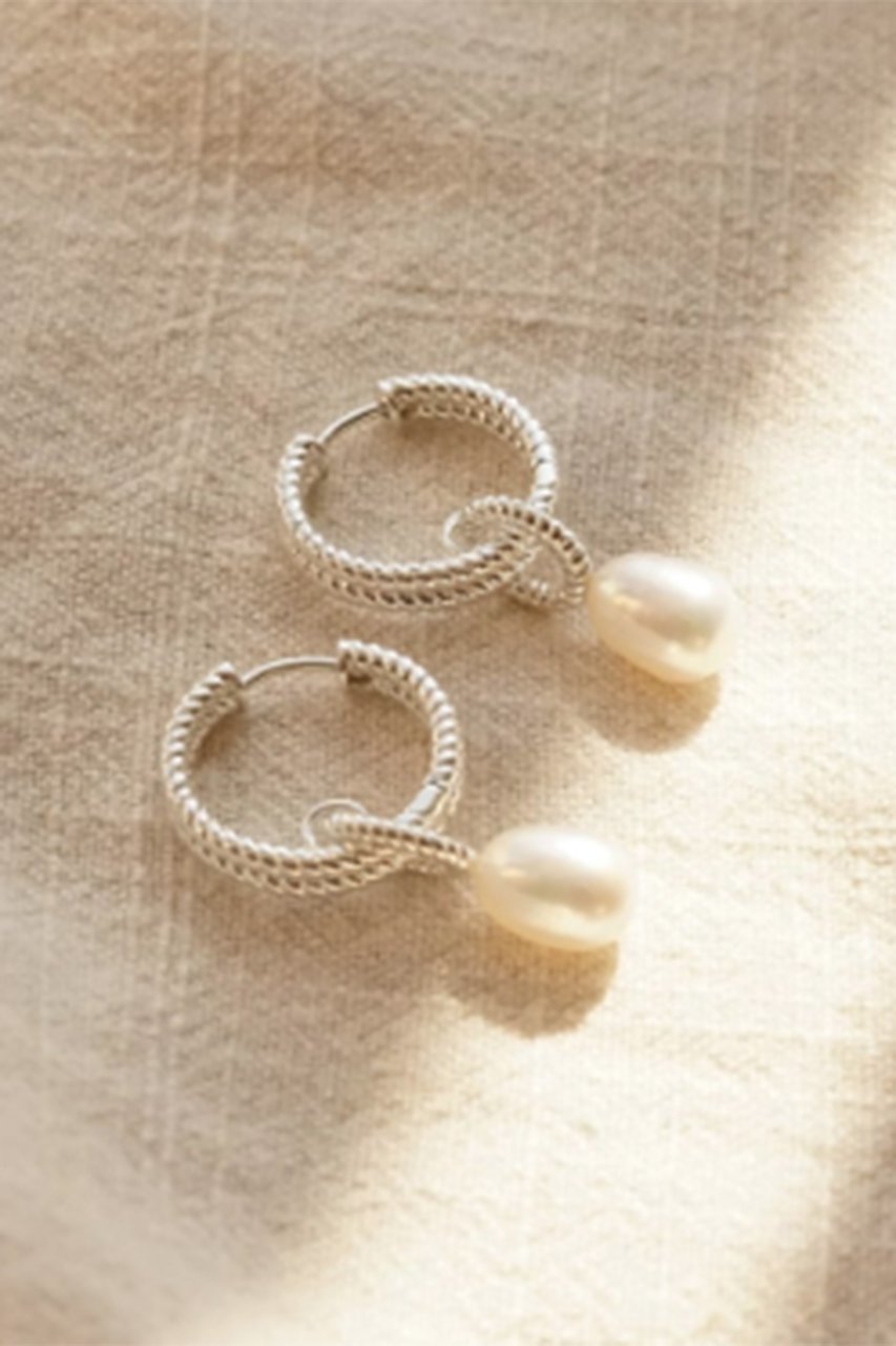 【デイジー ロンドン/DAISY LONDON】のDOUBLE ROPE PEARL DROP ピアス 人気、トレンドファッション・服の通販 founy(ファニー) ファッション Fashion レディースファッション Fashion for Women ジュエリー Jewelry ファッションリング Fashion Rings イヤリング・フープ・ドロップタイプ Hoop, Drop & Clip Earrings イヤリング Earrings シルバー Silver, Metallic Silver パール Pearl, Pearl Accent エレガント 上品 Elegant other-6|ID: prp329100004079352 ipo3291000000036080437