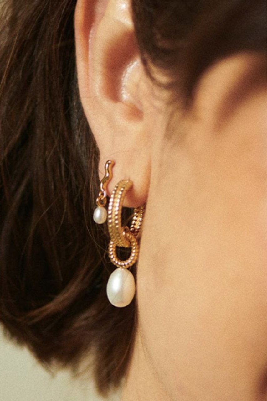 【デイジー ロンドン/DAISY LONDON】のDOUBLE ROPE PEARL DROP ピアス 人気、トレンドファッション・服の通販 founy(ファニー) 　ファッション　Fashion　レディースファッション　Fashion for Women　ジュエリー　Jewelry　ファッションリング　Fashion Rings　イヤリング・フープ・ドロップタイプ　Hoop, Drop & Clip Earrings　イヤリング　Earrings　パール　Pearl, Pearl Accent　other-6|ID: prp329100004079353 ipo3291000000035658943