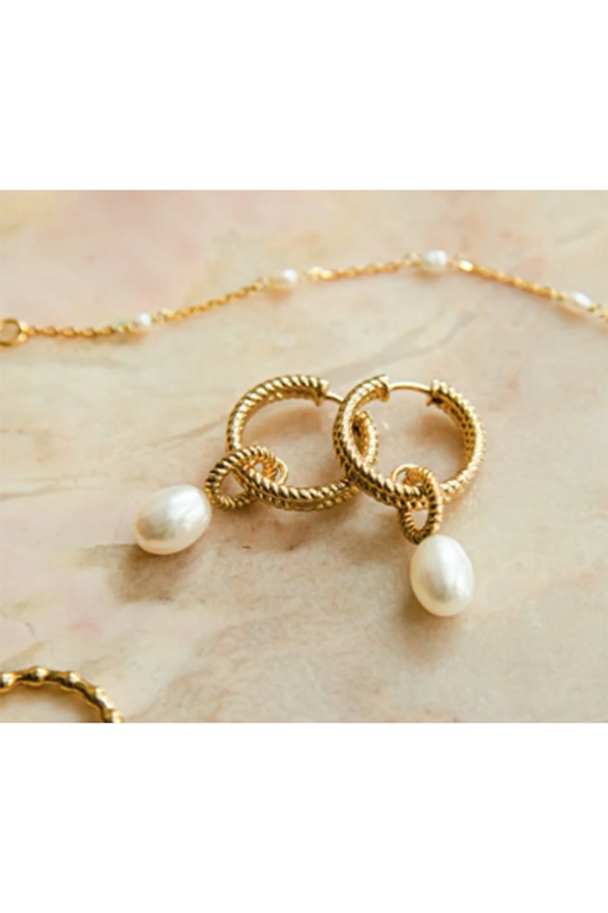 【デイジー ロンドン/DAISY LONDON】のDOUBLE ROPE PEARL DROP ピアス 人気、トレンドファッション・服の通販 founy(ファニー) 　ファッション　Fashion　レディースファッション　Fashion for Women　ジュエリー　Jewelry　ファッションリング　Fashion Rings　イヤリング・フープ・ドロップタイプ　Hoop, Drop & Clip Earrings　イヤリング　Earrings　パール　Pearl, Pearl Accent　other-7|ID: prp329100004079353 ipo3291000000035658944