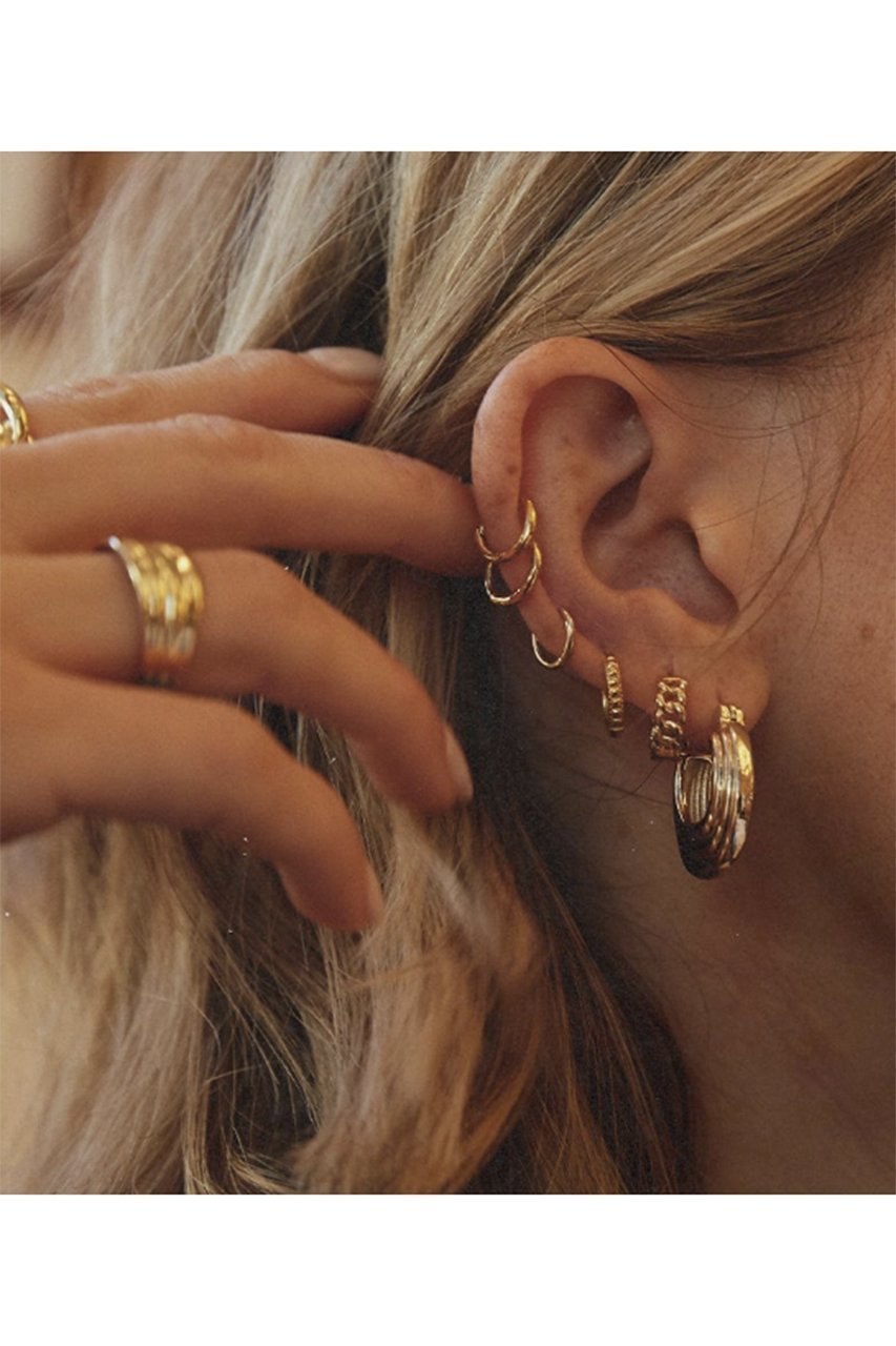 【デイジー ロンドン/DAISY LONDON】の【POLLY SAYER】 MINI RIDGE HOOP ピアス 人気、トレンドファッション・服の通販 founy(ファニー) 　ファッション　Fashion　レディースファッション　Fashion for Women　ジュエリー　Jewelry　ファッションリング　Fashion Rings　イヤリング・フープ・ドロップタイプ　Hoop, Drop & Clip Earrings　おすすめ　Recommended / Our Picks　イヤリング　Earrings　コレクション　Collection, Seasonal Line　シンプル　Simple, Minimal　モダン　Modern, Contemporary　人気　Popular, Best Seller　other-6|ID: prp329100004079355 ipo3291000000035658959