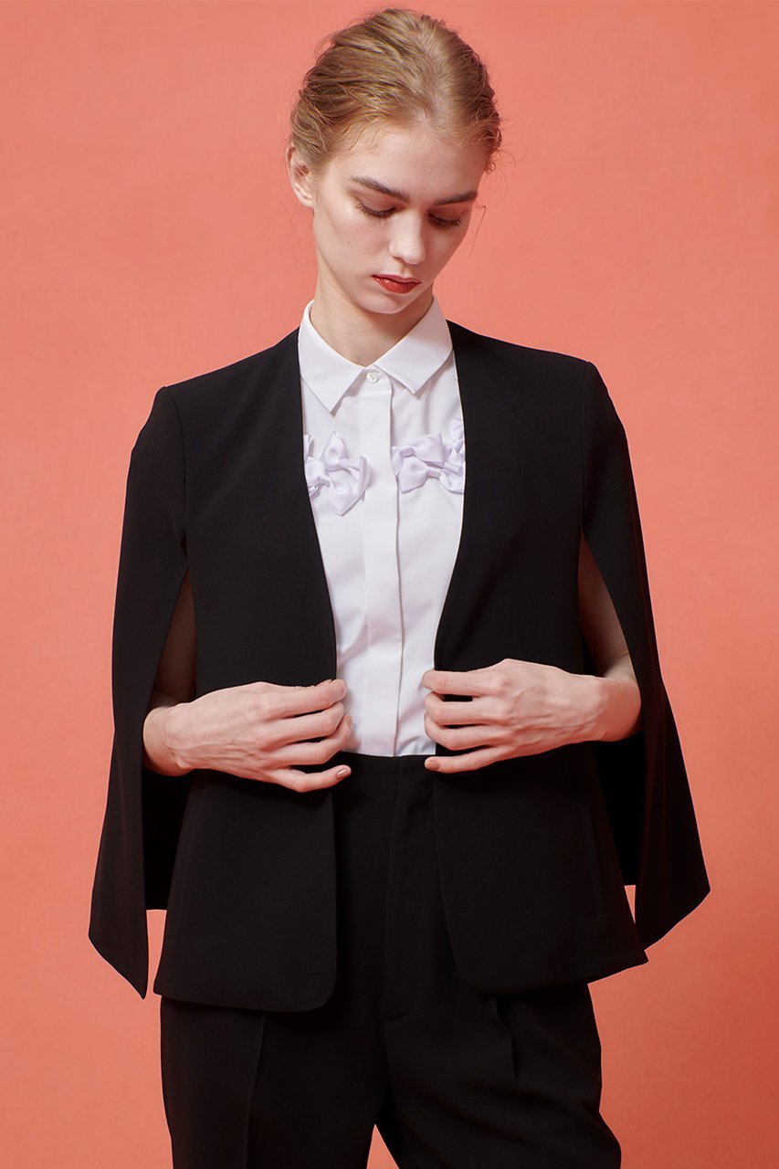 【アルアバイル/allureville】の【LOULOU WILLOUGHBY】リトルブラックケープジャケット A 大人の最旬トレンドファッション＆コーディネート founy(ファウニー) 　ファッション　Fashion　レディースファッション　Fashion for Women　アウター　Coat / Outerwear Collection　レディースジャケット・軽アウター　Jackets　コンパクト　Compact, Small Size　ジャケット　Jacket, Outerwear　ダブル　Double, Double-Breasted　トレンド　Trend, Trending Now　ポケット　Pocket, Pocket Detail　other-7|ID: prp329100004083544 ipo3291000000036756714