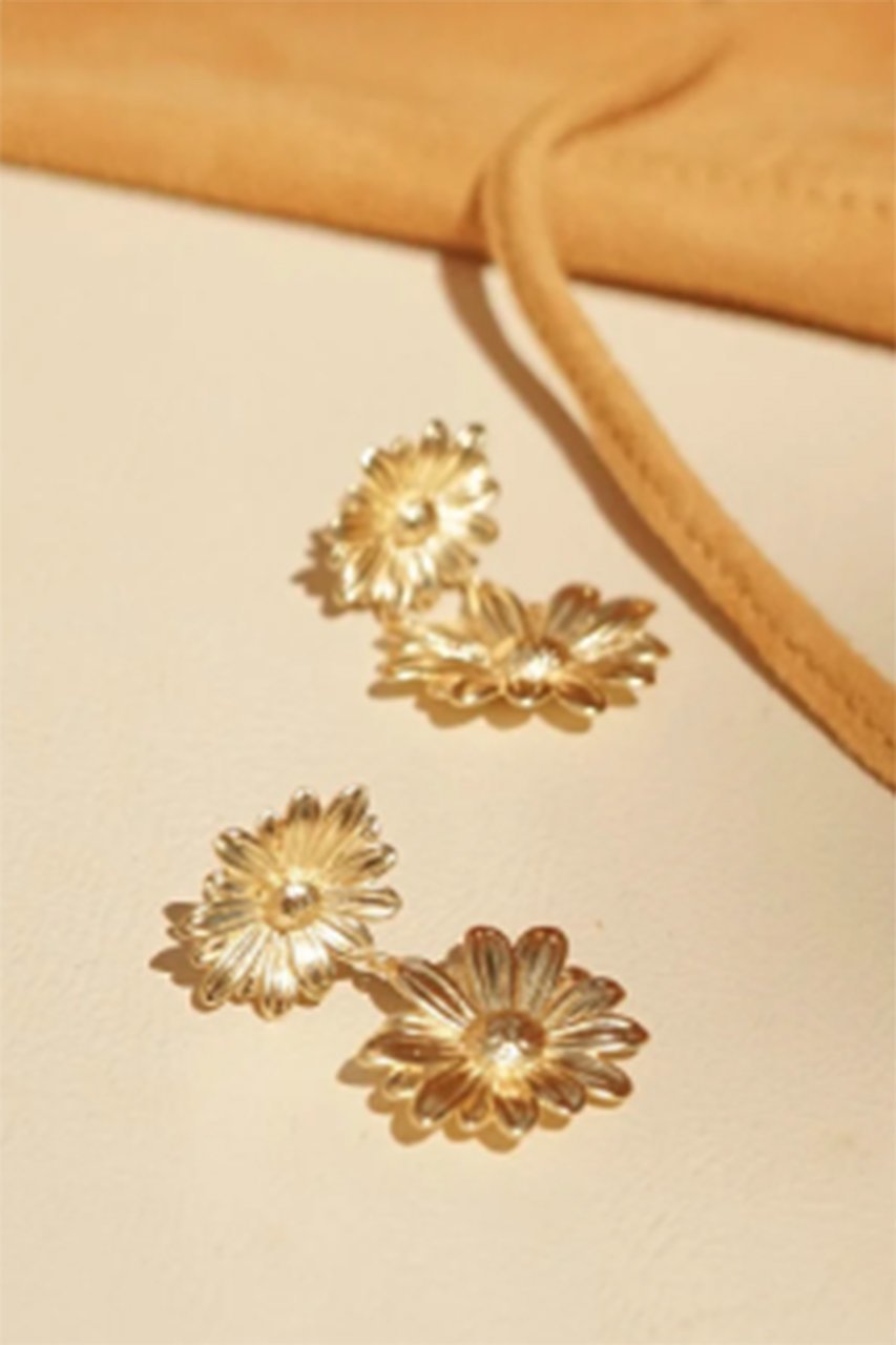 【デイジー ロンドン/DAISY LONDON】のDOUBLE DAISY FLOWER ピアス 人気、トレンドファッション・服の通販 founy(ファニー) 　ファッション　Fashion　レディースファッション　Fashion for Women　ジュエリー　Jewelry　ファッションリング　Fashion Rings　イヤリング・フープ・ドロップタイプ　Hoop, Drop & Clip Earrings　イヤリング　Earrings　コレクション　Collection, Seasonal Line　ネックレス　Necklace, Pendant Necklace　other-7|ID: prp329100004084801 ipo3291000000035786822