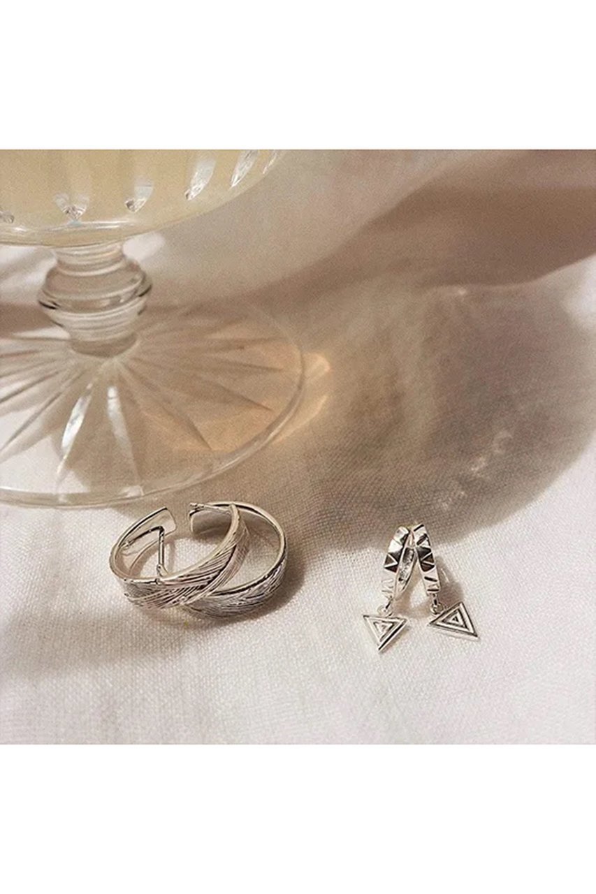 【デイジー ロンドン/DAISY LONDON】のARTISAN WOVEN HOOP ピアス - SILVER 人気、トレンドファッション・服の通販 founy(ファニー) ファッション Fashion レディースファッション Fashion for Women ジュエリー Jewelry ファッションリング Fashion Rings イヤリング・フープ・ドロップタイプ Hoop, Drop & Clip Earrings イヤリング Earrings コレクション Collection, Seasonal Line バスケット Basket, Basket Bag フープ Hoop, Hoop Earrings プレート Plate, Dish メタル Metal, Metal Parts 定番 Standard, Basic Item other-6|ID: prp329100004084817 ipo3291000000035926703