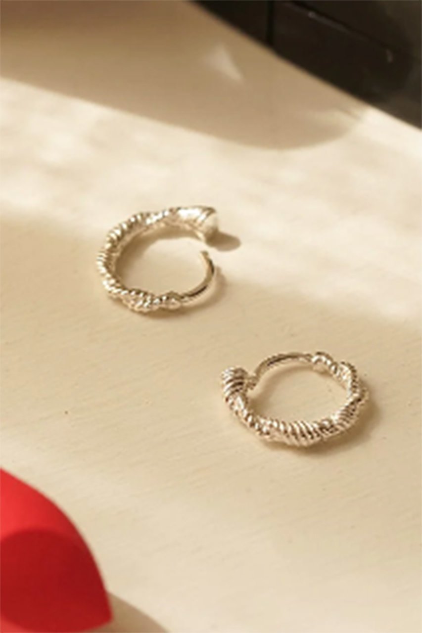 【デイジー ロンドン/DAISY LONDON】のROPE TWIST HUGGIE HOOP ピアス 人気、トレンドファッション・服の通販 founy(ファニー) ファッション Fashion レディースファッション Fashion for Women ジュエリー Jewelry ファッションリング Fashion Rings イヤリング・フープ・ドロップタイプ Hoop, Drop & Clip Earrings おすすめ Recommended / Our Picks イヤリング Earrings ギフト プレゼント Gift / Present コレクション Collection, Seasonal Line トレンド Trend, Trending Now フープ Hoop, Hoop Earrings ボックス Boxy, Box Shape ミックス Mix, Mixed Style モチーフ Motif, Design Theme 定番 Standard, Basic Item other-6|ID: prp329100004084819 ipo3291000000035926710