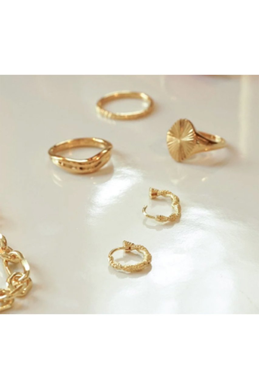 【デイジー ロンドン/DAISY LONDON】のROPE TWIST HUGGIE HOOP ピアス 人気、トレンドファッション・服の通販 founy(ファニー) ファッション Fashion レディースファッション Fashion for Women ジュエリー Jewelry ファッションリング Fashion Rings イヤリング・フープ・ドロップタイプ Hoop, Drop & Clip Earrings イヤリング Earrings コレクション Collection, Seasonal Line トレンド Trend, Trending Now フープ Hoop, Hoop Earrings ミックス Mix, Mixed Style モチーフ Motif, Design Theme other-6|ID: prp329100004084820 ipo3291000000035471811