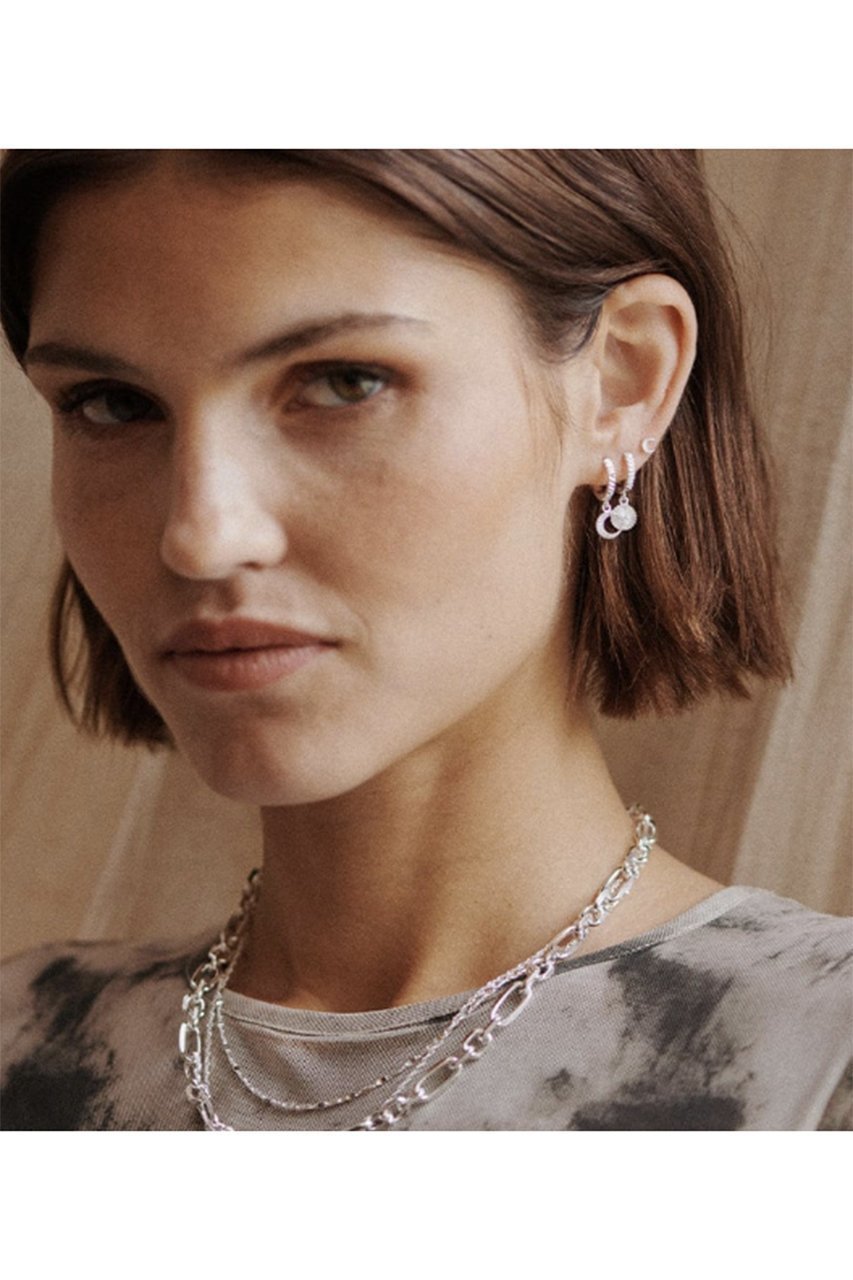 【デイジー ロンドン/DAISY LONDON】の【ESTEE LALONDE】 LUNA HUGGIE CHARM ピアス 人気、トレンドファッション・服の通販 founy(ファニー) 　ファッション　Fashion　レディースファッション　Fashion for Women　ジュエリー　Jewelry　ファッションリング　Fashion Rings　イヤリング・フープ・ドロップタイプ　Hoop, Drop & Clip Earrings　おすすめ　Recommended / Our Picks　イヤリング　Earrings　コレクション　Collection, Seasonal Line　シルバー　Silver, Metallic Silver　パーティ　Party, Party Style　エレガント 上品　Elegant　人気　Popular, Best Seller　再入荷　Restock / Back in Stock　other-7|ID: prp329100004084835 ipo3291000000035786836