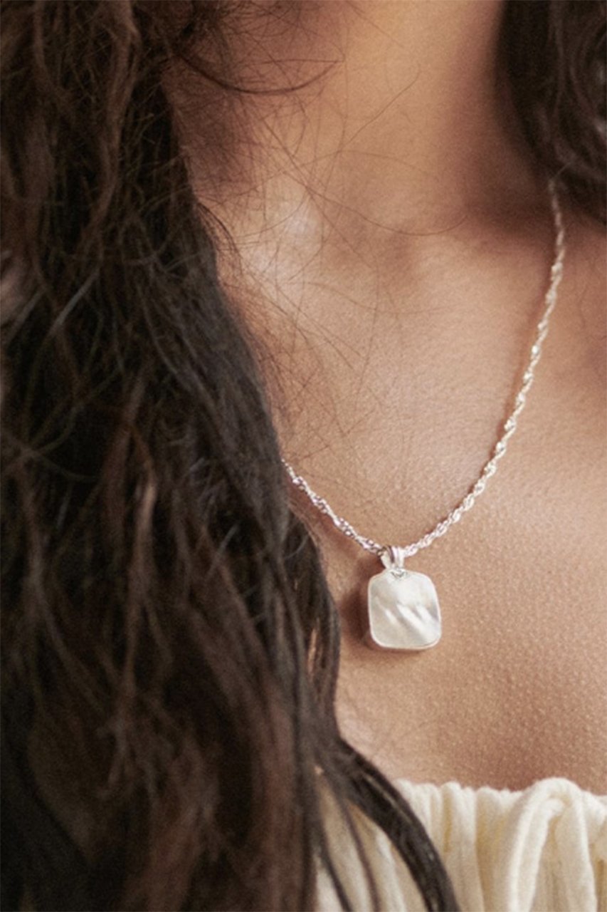 【デイジー ロンドン/DAISY LONDON】のORGANIC MOTHER OF PEARL ネックレス 人気、トレンドファッション・服の通販 founy(ファニー) 　ファッション　Fashion　レディースファッション　Fashion for Women　ジュエリー　Jewelry　ネックレス　Necklaces & Pendants　コレクション　Collection, Seasonal Line　スクエア　Square, Square Shape　ネックレス　Necklace, Pendant Necklace　プレート　Plate, Dish　other-2|ID: prp329100004084849 ipo3291000000035786864