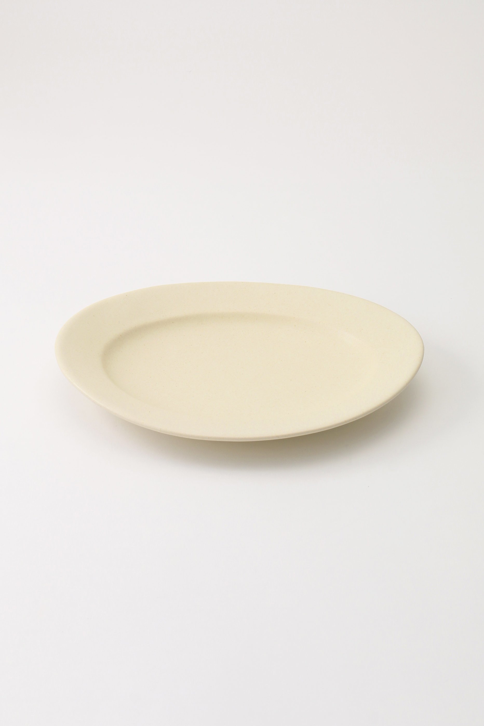 【あわびウェア/Awabi ware / GOODS】のオーバル皿 M 人気、トレンドファッション・服の通販 founy(ファニー) 　オーバル　Oval Design　吸水　Absorbent, Quick-Dry　皿　Plate, Dish　テーブル　Table, Dining Table　フォルム　Silhouette, Form　再入荷　Restock / Back in Stock　ギフト プレゼント　Gift / Present　ホーム・キャンプ・アウトドア・お取り寄せ　Home Living / Home & Lifestyle / Camping Gear / Outdoor Camping　キッチン・ダイニング　Kitchen & Dining Essentials. Stylish & Functional Tableware　キッチン家電・キッチン用品　Kitchen Appliances & Tools　other-2|ID: prp329100004091374 ipo3291000000034121715