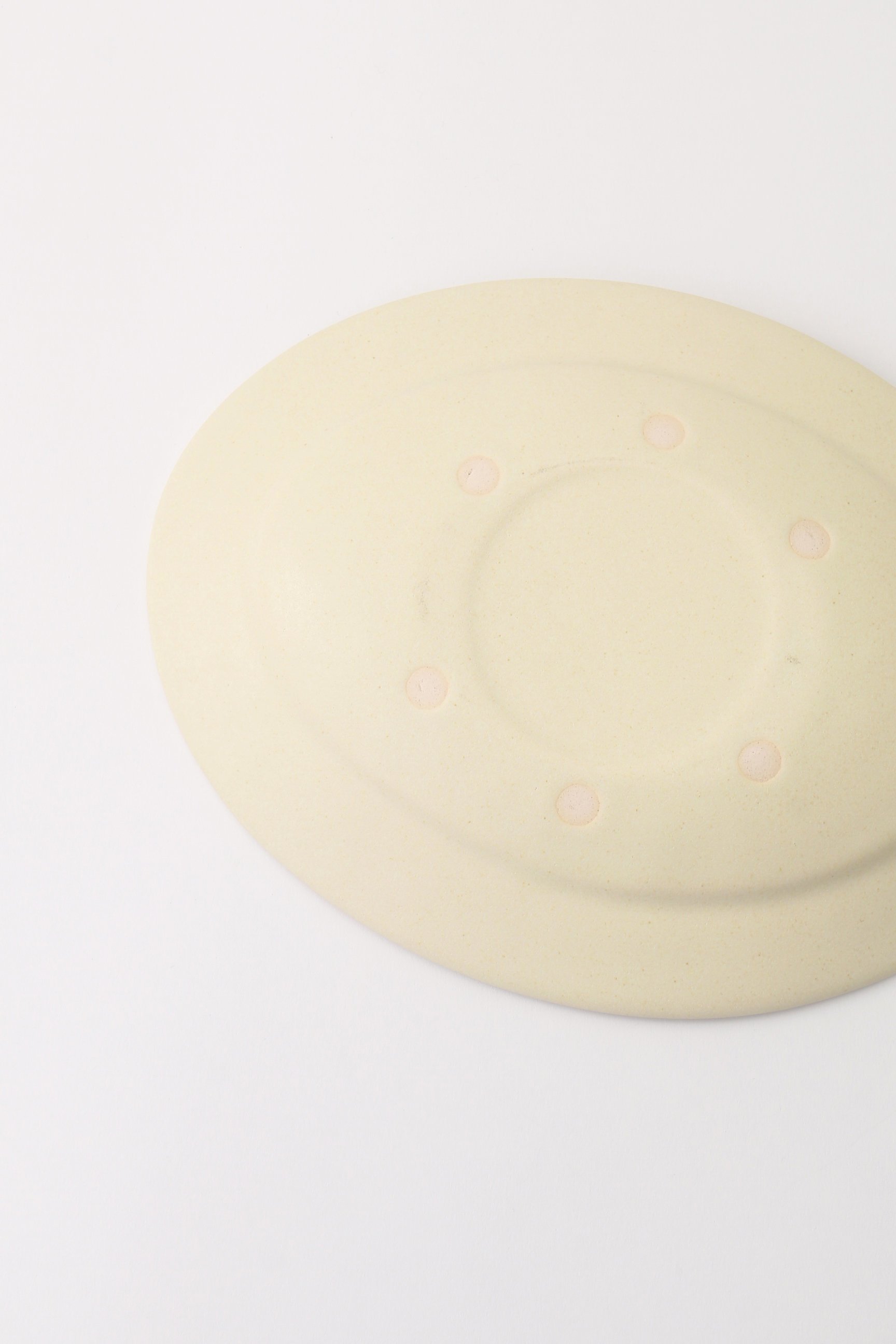 【あわびウェア/Awabi ware / GOODS】のオーバル皿 M 人気、トレンドファッション・服の通販 founy(ファニー) 　オーバル　Oval Design　吸水　Absorbent, Quick-Dry　皿　Plate, Dish　テーブル　Table, Dining Table　フォルム　Silhouette, Form　再入荷　Restock / Back in Stock　ギフト プレゼント　Gift / Present　ホーム・キャンプ・アウトドア・お取り寄せ　Home Living / Home & Lifestyle / Camping Gear / Outdoor Camping　キッチン・ダイニング　Kitchen & Dining Essentials. Stylish & Functional Tableware　キッチン家電・キッチン用品　Kitchen Appliances & Tools　other-4|ID: prp329100004091374 ipo3291000000034121720