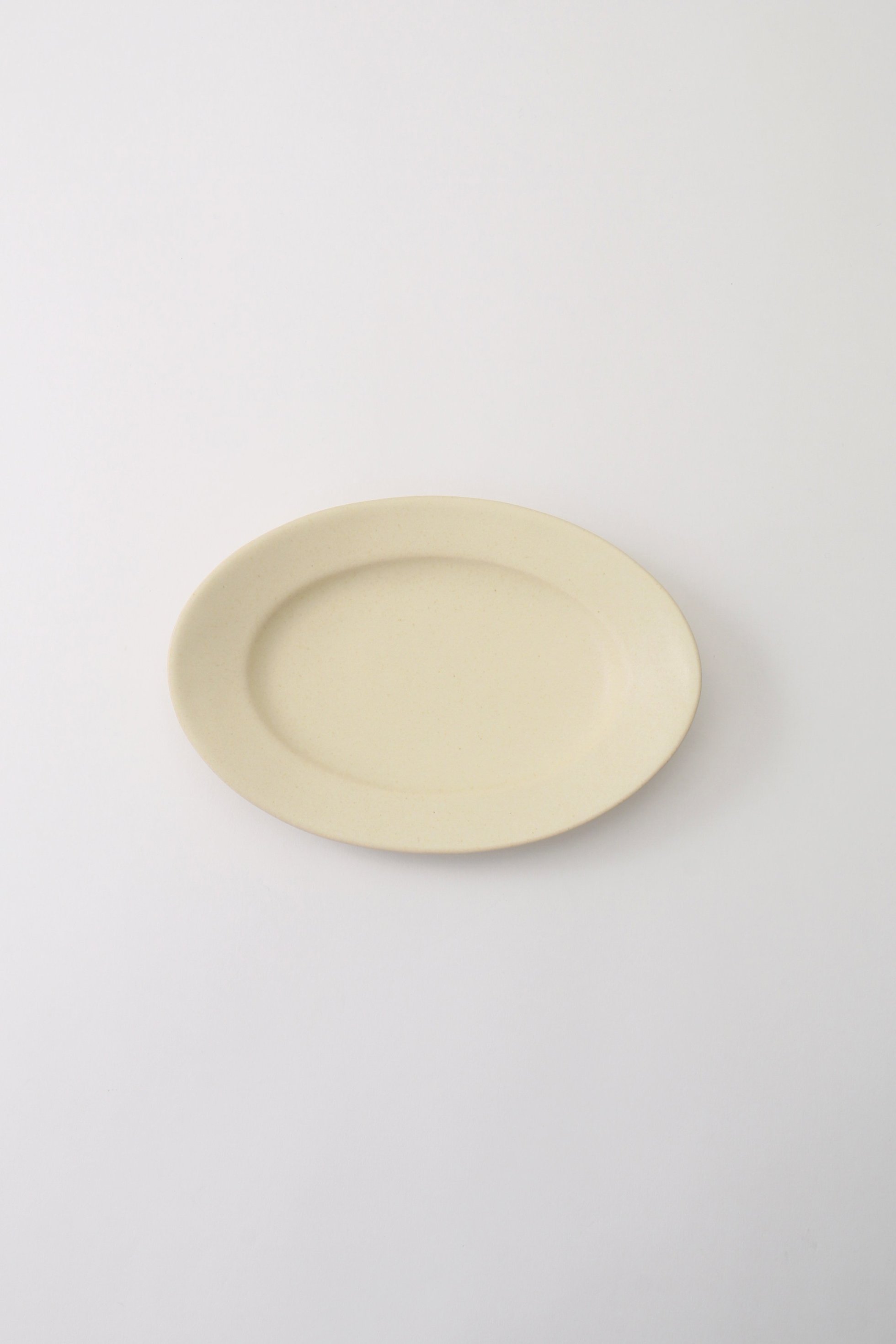 【あわびウェア/Awabi ware / GOODS】のオーバル皿 S 人気、トレンドファッション・服の通販 founy(ファニー) 　オーバル　Oval Design　吸水　Absorbent, Quick-Dry　皿　Plate, Dish　テーブル　Table, Dining Table　フォルム　Silhouette, Form　ギフト プレゼント　Gift / Present　新作・新入荷　New Arrivals / New In　ホーム・キャンプ・アウトドア・お取り寄せ　Home Living / Home & Lifestyle / Camping Gear / Outdoor Camping　キッチン・ダイニング　Kitchen & Dining Essentials. Stylish & Functional Tableware　キッチン家電・キッチン用品　Kitchen Appliances & Tools　 other-1|ID: prp329100004091375 ipo3291000000034121693
