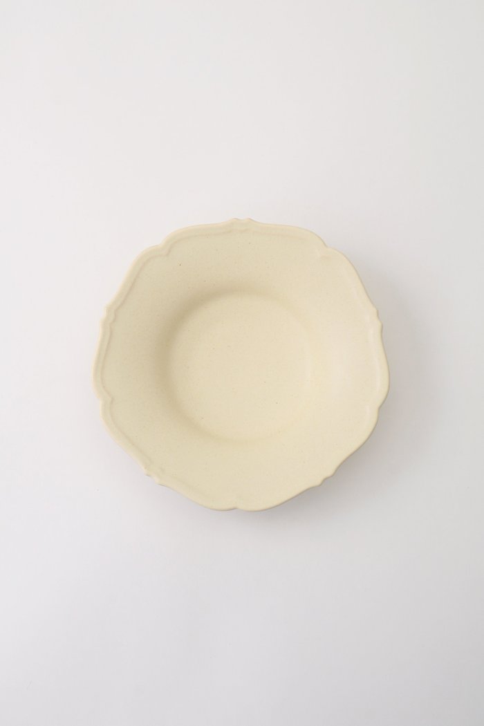 【あわびウェア/Awabi ware / GOODS】の輪花中深皿 インテリア・キッズ・メンズ・レディースファッション・服の通販 founy(ファニー) https://founy.com/ 吸水 Absorbent, Quick-Dry 皿 Plate, Dish テーブル Table, Dining Table フォルム Silhouette, Form 再入荷 Restock / Back in Stock ギフト プレゼント Gift / Present ホーム・キャンプ・アウトドア・お取り寄せ Home Living / Home & Lifestyle / Camping Gear / Outdoor Camping キッチン・ダイニング Kitchen & Dining Essentials. Stylish & Functional Tableware キッチン家電・キッチン用品 Kitchen Appliances & Tools |ID: prp329100004091395 ipo3291000000034121650