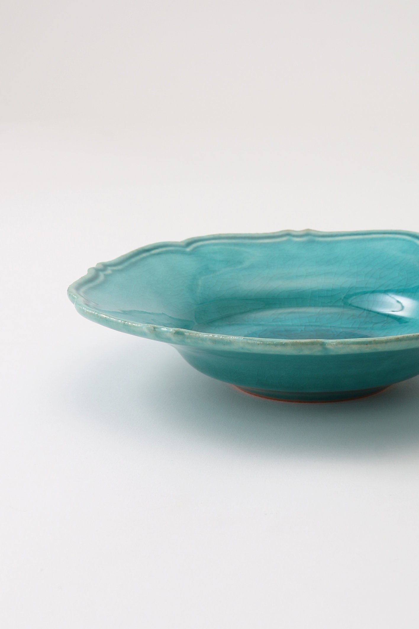 【あわびウェア/Awabi ware / GOODS】の輪花中深皿 人気、トレンドファッション・服の通販 founy(ファニー) 　吸水　Absorbent, Quick-Dry　皿　Plate, Dish　テーブル　Table, Dining Table　フォルム　Silhouette, Form　ギフト プレゼント　Gift / Present　ホーム・キャンプ・アウトドア・お取り寄せ　Home Living / Home & Lifestyle / Camping Gear / Outdoor Camping　キッチン・ダイニング　Kitchen & Dining Essentials. Stylish & Functional Tableware　キッチン家電・キッチン用品　Kitchen Appliances & Tools　other-3|ID: prp329100004091397 ipo3291000000034121623