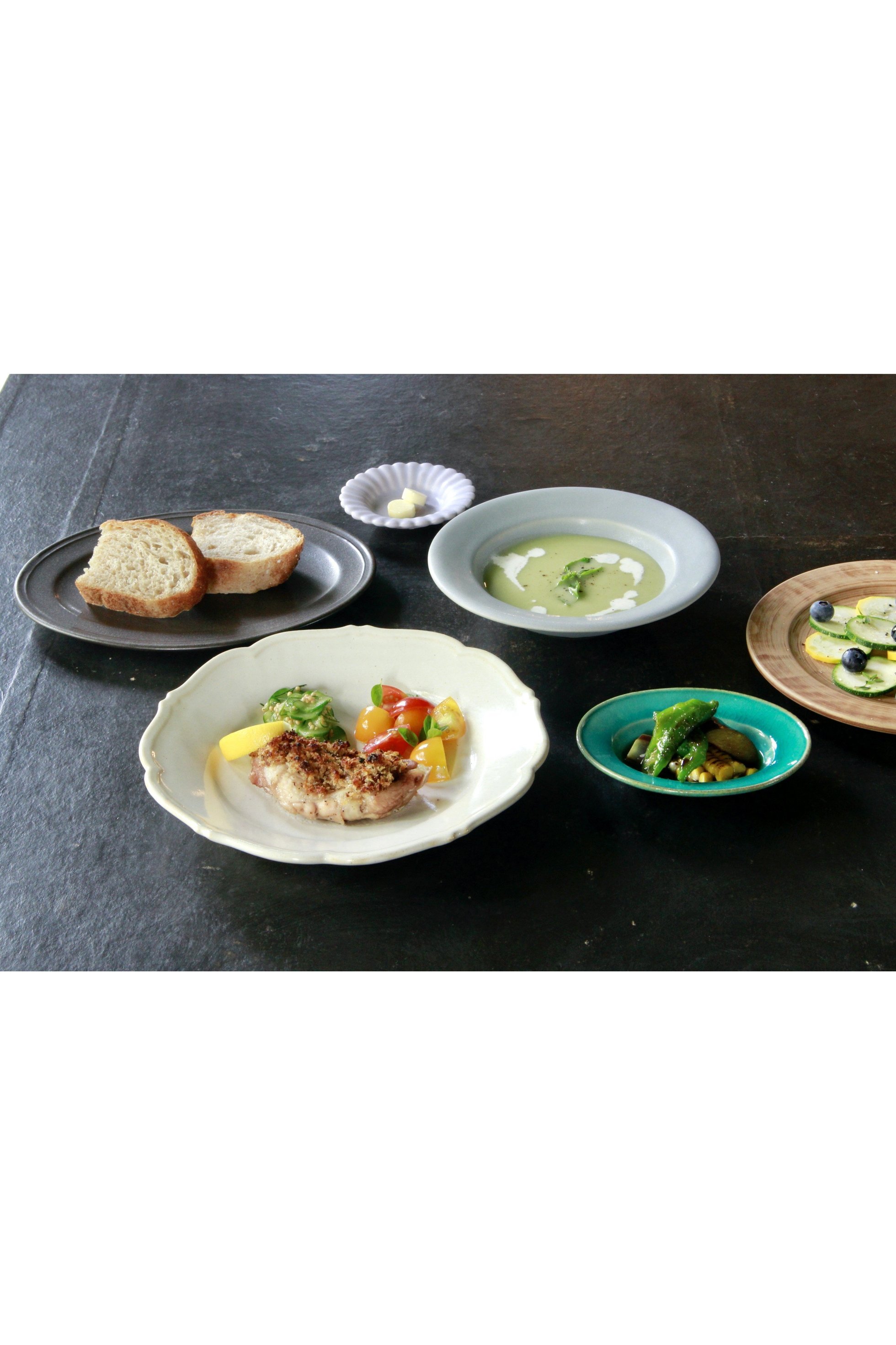 【あわびウェア/Awabi ware / GOODS】の輪花皿 S 人気、トレンドファッション・服の通販 founy(ファニー) 　吸水　Absorbent, Quick-Dry　皿　Plate, Dish　テーブル　Table, Dining Table　フォルム　Silhouette, Form　再入荷　Restock / Back in Stock　ギフト プレゼント　Gift / Present　ホーム・キャンプ・アウトドア・お取り寄せ　Home Living / Home & Lifestyle / Camping Gear / Outdoor Camping　キッチン・ダイニング　Kitchen & Dining Essentials. Stylish & Functional Tableware　キッチン家電・キッチン用品　Kitchen Appliances & Tools　other-6|ID: prp329100004091398 ipo3291000000034121634