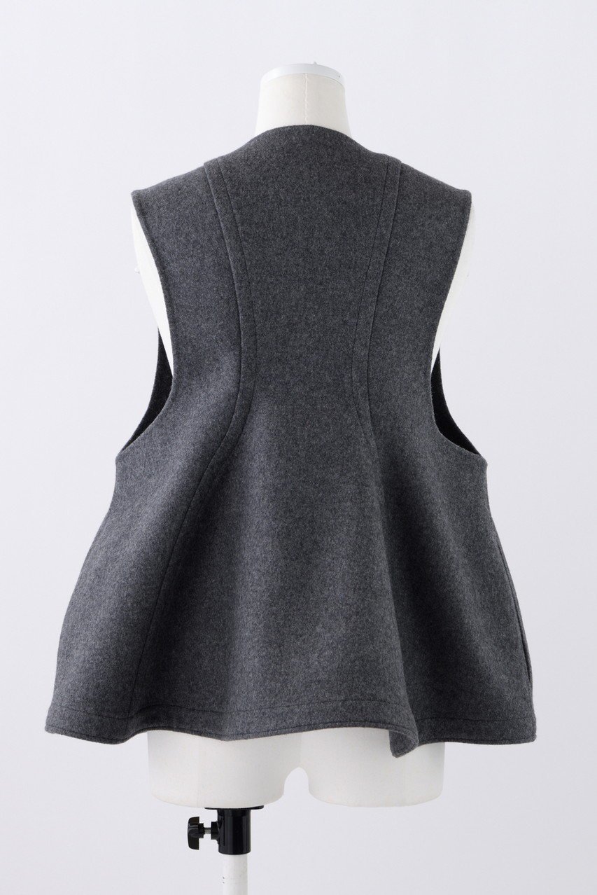 【エンフォルド/ENFOLD】のメルトン シーム立体ベスト 人気、トレンドファッション・服の通販 founy(ファニー) 　ファッション　Fashion　レディースファッション　Fashion for Women　アウター　Coat / Outerwear Collection　トップス・カットソー　Cut & Sew Tops　キャミソール&ノースリーブ　Camisoles & Sleeveless Tops　シャツ・ブラウス・オフィスカジュアル　Elegant Blouses & Button-Ups　ベスト&ジレ / 重ね着スタイル　Vests & Gilets　おすすめ　Recommended / Our Picks　ノースリーブ　Sleeveless, No-Sleeve　バランス　Balance, Style Balance　ベスト　Vest, Waistcoat　ペプラム　Peplum, Flared Hem　メルトン　Melton, Heavy Wool　リラックス　Relax, Relaxed Fit　other-3|ID: prp329100004093573 ipo3291000000036548522