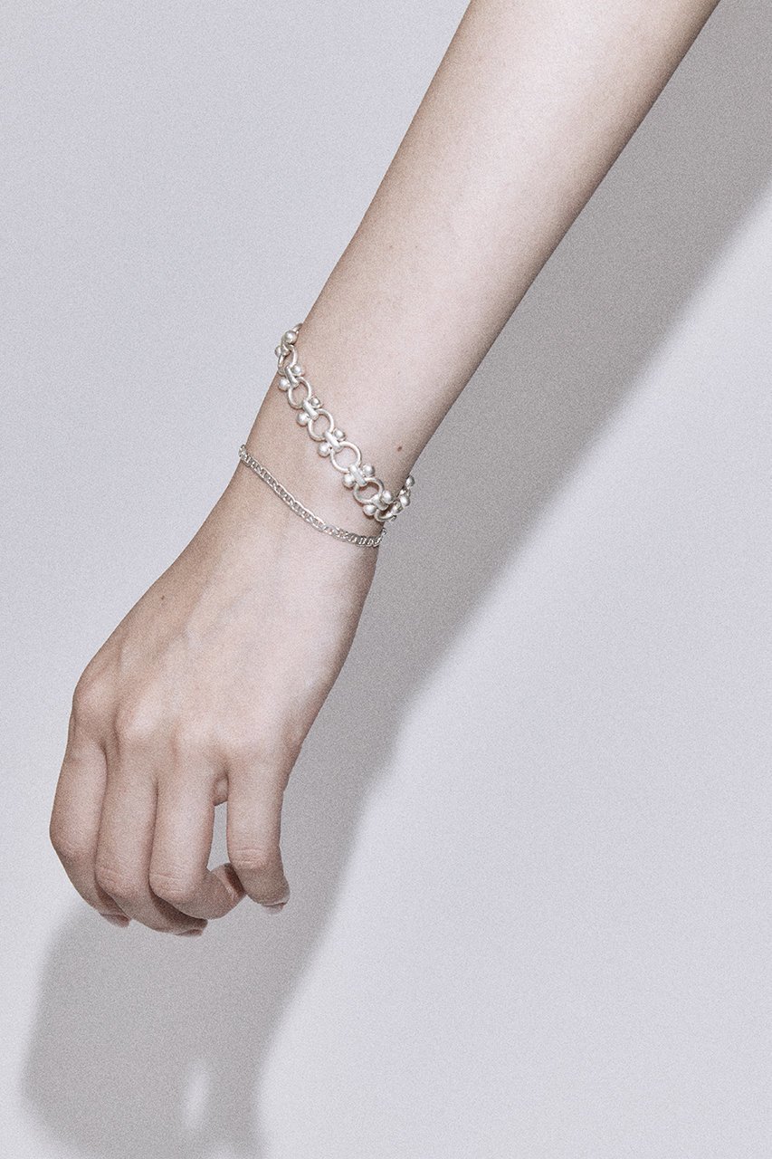 【アドリン ヒュー/Adlin Hue】のSV1000 Formed Vintage Filigree Chain ブレスレット 人気、トレンドファッション・服の通販 founy(ファニー) 　ファッション　Fashion　レディースファッション　Fashion for Women　ジュエリー　Jewelry　チェーン＆カフブレスレット　Cuff & Chain Bracelets　バングル・カフブレスレット　Bangles & Cuff Bracelets　シンプル　Simple, Minimal　ブレスレット　Bracelet, Wristband　ヴィンテージ　Vintage Style　other-2|ID: prp329100004093662 ipo3291000000035758298