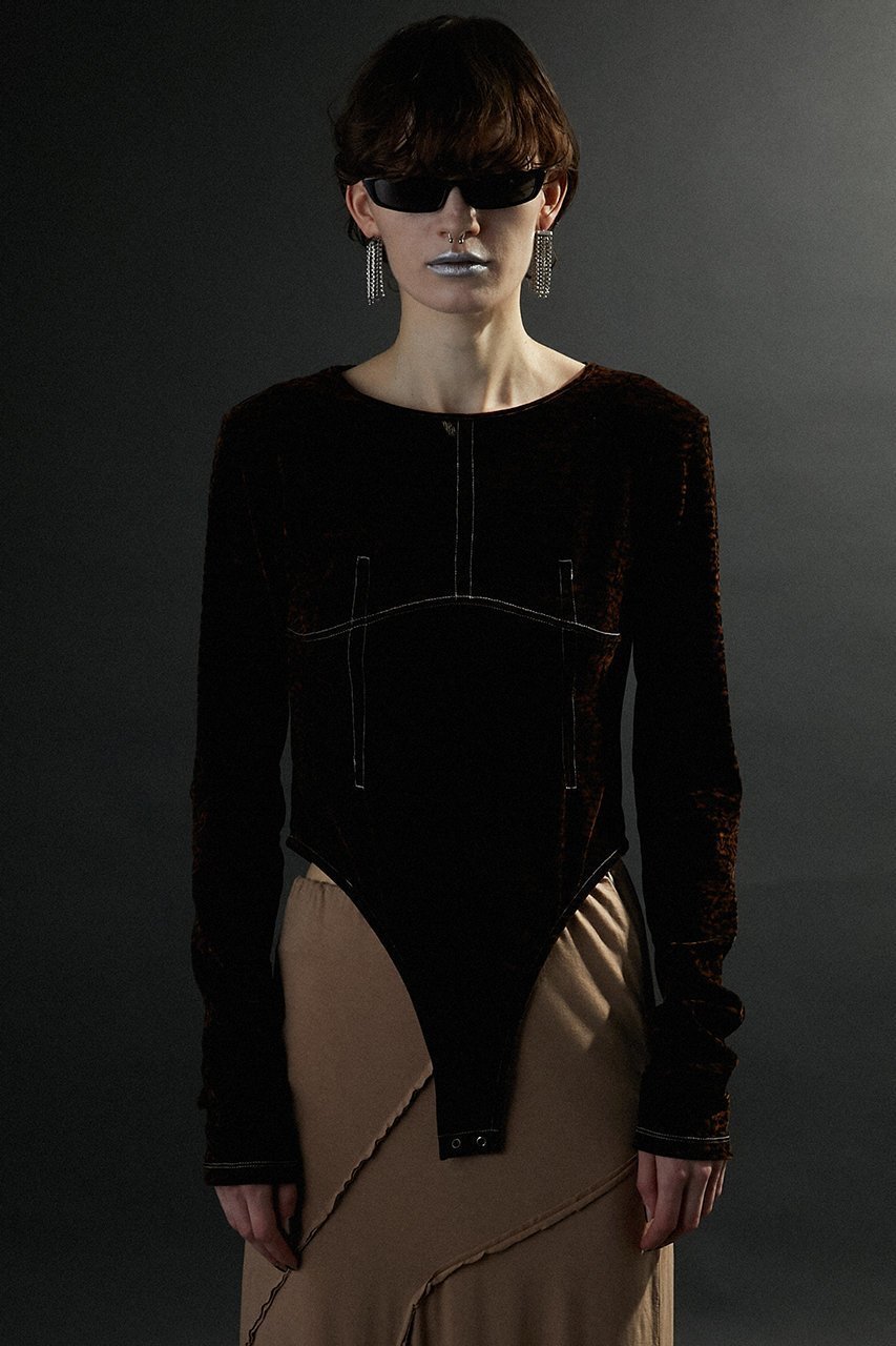 【プランク プロジェクト/PRANK PROJECT】のベロアボディスーツ / Velour Bodysuit 人気、トレンドファッション・服の通販 founy(ファニー) 　ファッション　Fashion　レディースファッション　Fashion for Women　トップス・カットソー　Cut & Sew Tops　シャツ・ブラウス・オフィスカジュアル　Elegant Blouses & Button-Ups　ロングTシャツ・Tシャツ　Longline T-Shirts & Tees　カットソー・ベーシックTシャツ　Cut-and-Sewn Tops / Stretch Tees & Basics　ベロアトップス　Velour Tops / Velvet-Look Items　おすすめ　Recommended / Our Picks　インナー　Innerwear　シンプル　Simple, Minimal　スリーブ　Sleeve, Long Sleeve / Short Sleeve　スーツ　Suit, Formalwear　ベロア　Velour, Soft Velvet　ロング　Long, Long-Length　other-8|ID: prp329100004096666 ipo3291000000032896901