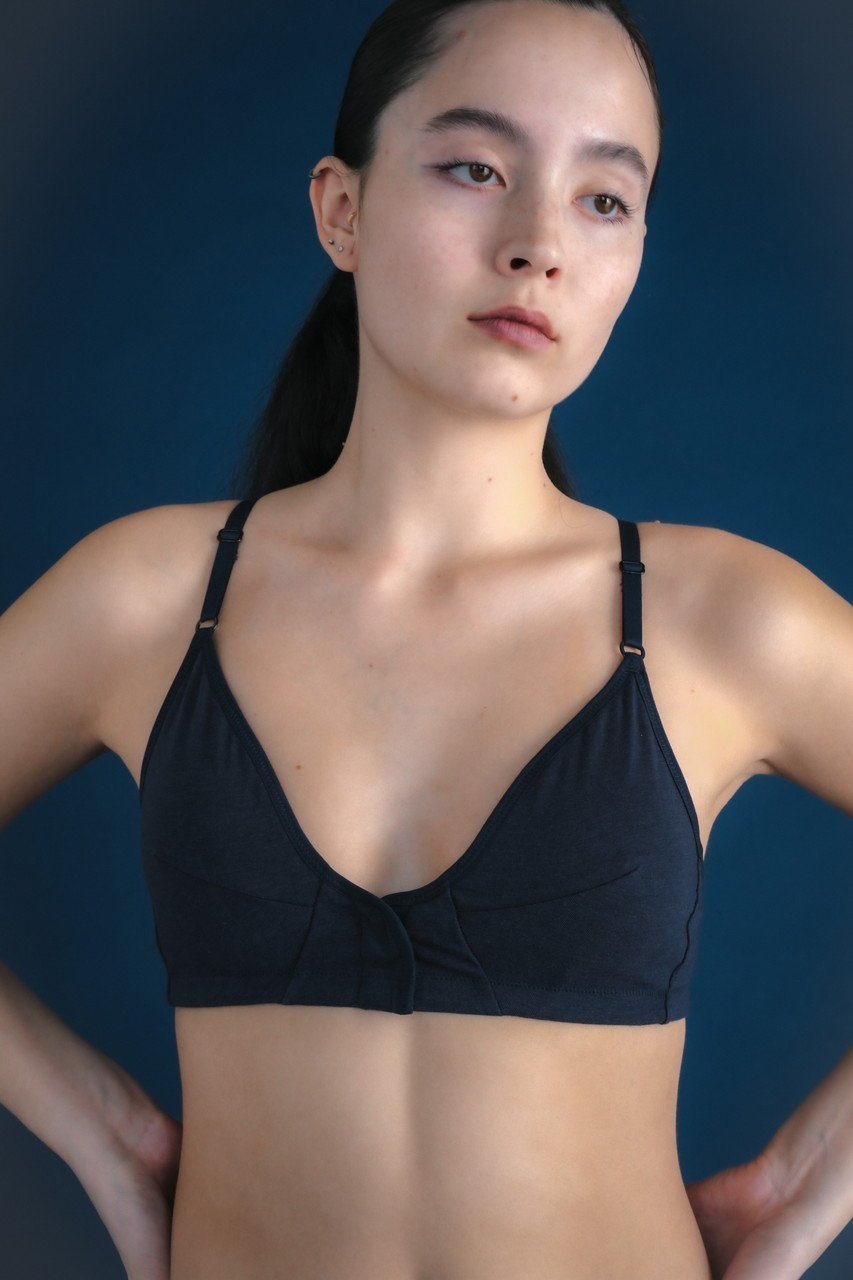 【サク レ/Sacre】のフロントオープンブラ インテリア・キッズ・メンズ・レディースファッション・服の通販 founy(ファニー) ファッション Fashion レディースファッション Fashion for Women 下着・ランジェリー Lingerie & Intimates ブラジャー・ランジェリーブラ Bras / Lingerie Bras ストレッチ Stretch, Stretchy Fabric パターン Pattern, Design Print フィット Fit, Slim Fit フロント Front, Front Design ブラジャー Bra, Lingerie ラップ Wrap, Wrap Design ランジェリー Lingerie, Intimate Wear 切替 Switching, Contrast Panel ネイビー|ID: prp329100004102741 ipo3291000000034462695