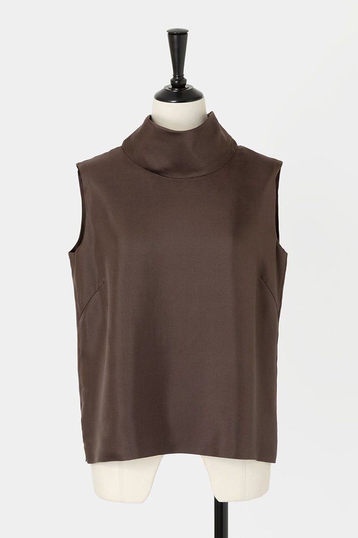 【オーヴィル/EAUVIRE】のスタンドカラーシルクブラウス インテリア・キッズ・メンズ・レディースファッション・服の通販 founy(ファニー) https://founy.com/ ファッション Fashion レディースファッション Fashion for Women トップス・カットソー Cut & Sew Tops キャミソール&ノースリーブ Camisoles & Sleeveless Tops シャツ・ブラウス・オフィスカジュアル Elegant Blouses & Button-Ups おすすめ Recommended / Our Picks イタリア Italy シルク Silk, 100% Silk ツイル Twist, Twisted Detail ノースリーブ Sleeveless, No-Sleeve ハイネック High Neck, Mock Neck |ID: prp329100004105741 ipo3291000000036083889