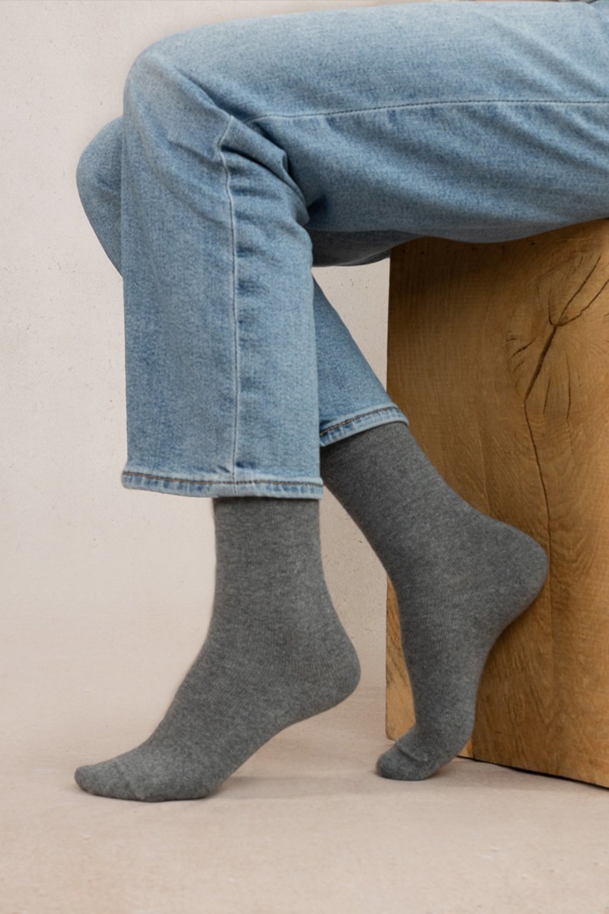 【ブルーフォレ/BLEUFORET】の6095 ソリッドカラー ウールソックス インテリア・キッズ・メンズ・レディースファッション・服の通販 founy(ファニー) 　ファッション　Fashion　レディースファッション　Fashion for Women　ソックス&靴下　Socks & Hosiery　レッグウェア・ストッキング　Legwear & Hosiery　スニーカー　Sneakers, Trainers　ソックス　Socks, Hosiery　定番　Standard, Basic Item　グレー|ID: prp329100004112984 ipo3291000000032821439