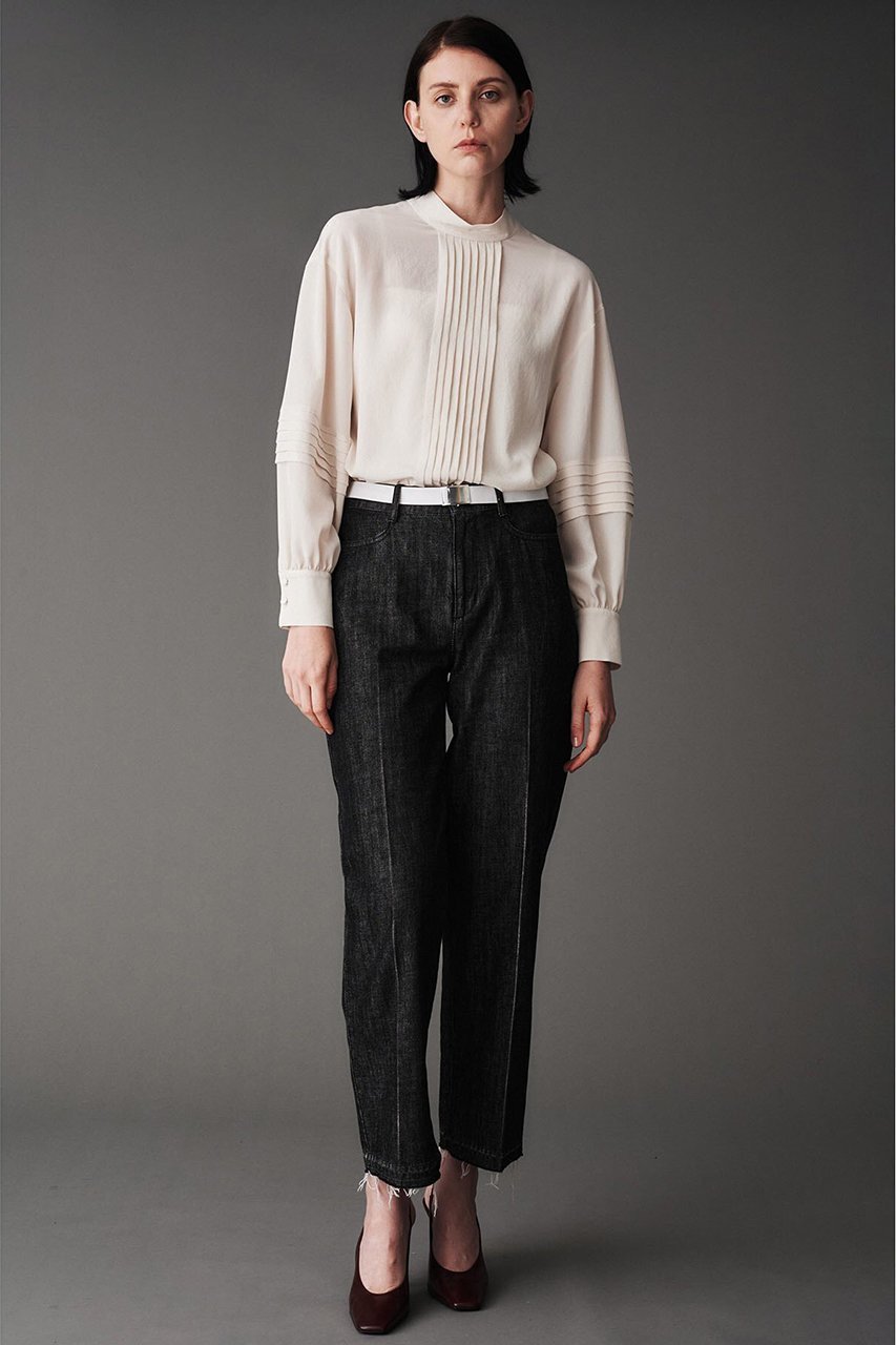 【オブリオ/AUBRIOT】のパウダリーファイユ ハイネックブラウス 人気、トレンドファッション・服の通販 founy(ファニー) 　ファッション　Fashion　レディースファッション　Fashion for Women　トップス・カットソー　Cut & Sew Tops　シャツ・ブラウス・オフィスカジュアル　Elegant Blouses & Button-Ups　エレガント 上品　Elegant　スリーブ　Sleeve, Long Sleeve / Short Sleeve　ドレープ　Drape, Draping Fabric　ハイネック　High Neck, Mock Neck　フォルム　Silhouette, Form　モダン　Modern, Contemporary　ロング　Long, Long-Length　ヴィンテージ　Vintage Style　other-7|ID: prp329100004116765 ipo3291000000035823313