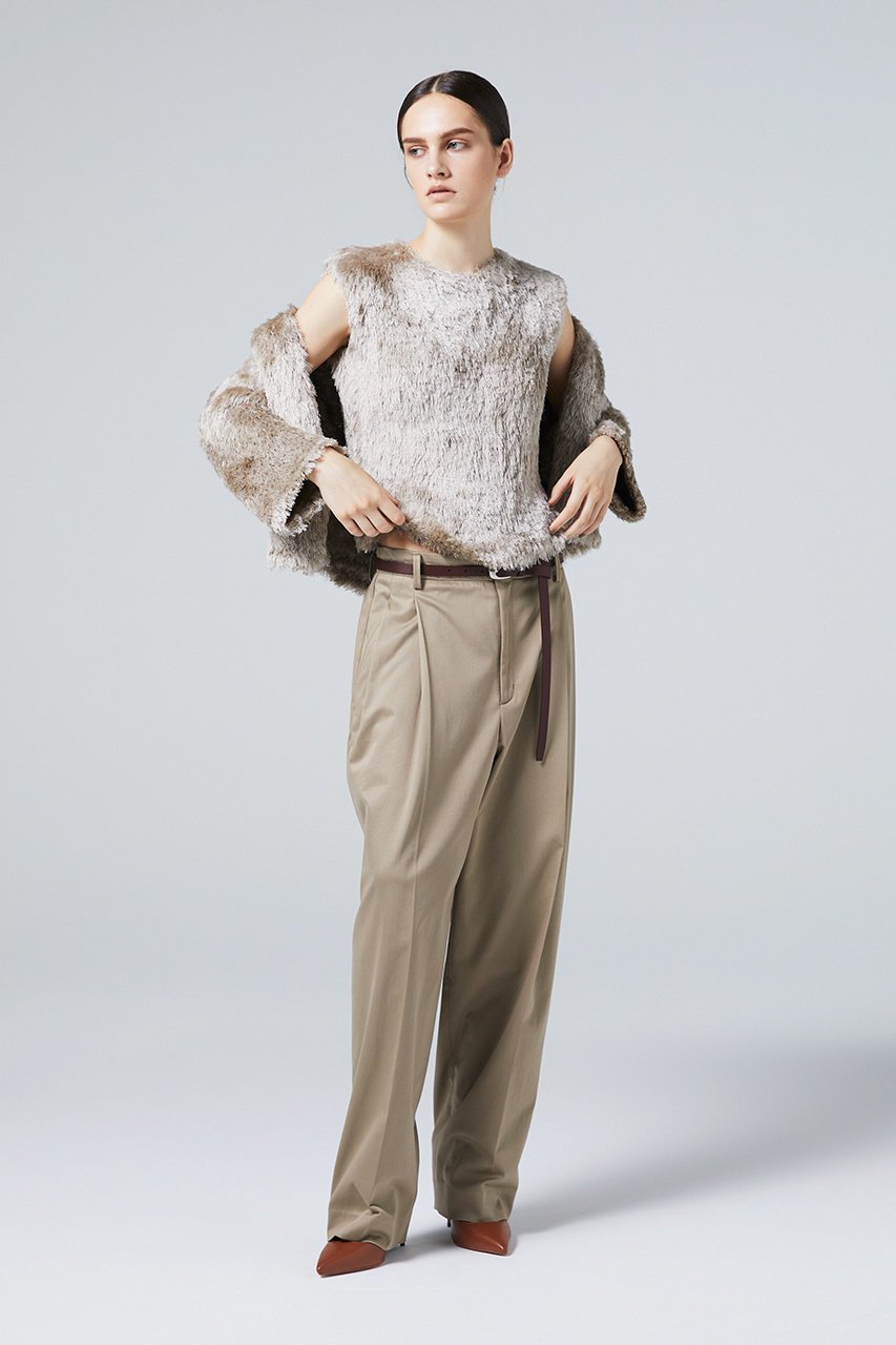 【オーヴィル/EAUVIRE】のシルクファーボレロ 人気、トレンドファッション・服の通販 founy(ファニー) 　ファッション　Fashion　レディースファッション　Fashion for Women　アウター　Coat / Outerwear Collection　レディースジャケット・軽アウター　Jackets　ボレロ・ショート丈ジャケット / ドレス羽織りに　Boleros & Short Jackets　エアリー　Airy Texture　カーディガン　Cardigan, Knitwear　コンパクト　Compact, Small Size　シルク　Silk, 100% Silk　ジャケット　Jacket, Outerwear　ストール　Stole, Wrap　テクスチャー　Texture, Textured Fabric　フォルム　Silhouette, Form　フロント　Front, Front Design　モダン　Modern, Contemporary　other-2|ID: prp329100004120711 ipo3291000000032967295