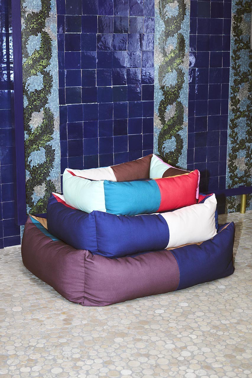 【ヘイ/HAY / GOODS】のHAY DOGS BED L 人気、トレンドファッション・服の通販 founy(ファニー) 　アクセサリー　Accessories　カラフル　Colorful　クッション　Cushion　ブロッキング　Blocking　犬　Dog　ホーム・キャンプ・アウトドア・お取り寄せ　Home,Garden,Outdoor,Camping Gear　ペットグッズ　Pet Supplies　other-2|ID: prp329100004123328 ipo3291000000031407840