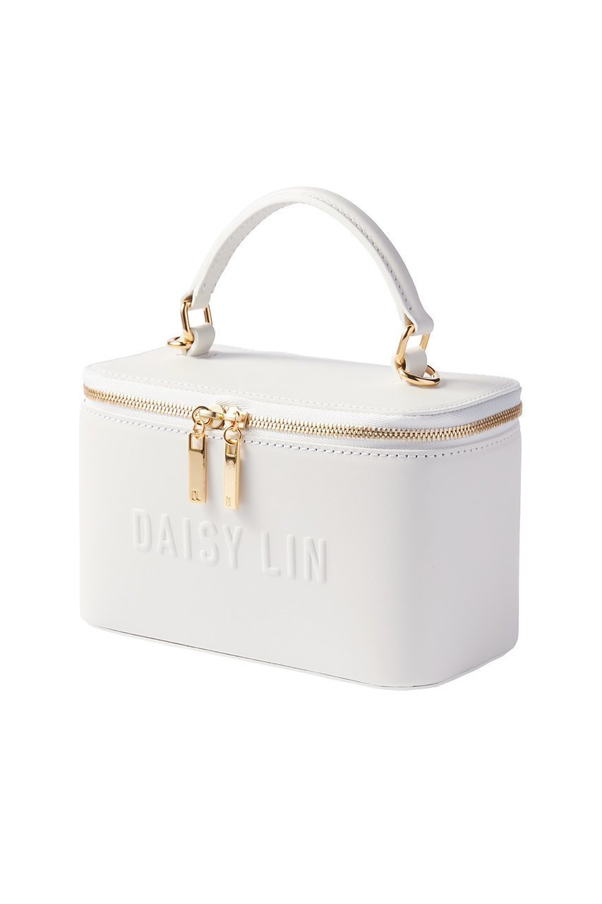 【デイジーリン/DAISY LIN】のBag “Daisy Vanity” 人気、トレンドファッション・服の通販 founy(ファニー) 　ファッション　Fashion　レディースファッション　Ladies' Fashion Online　クラシカル　Classical　コンパクト　Compact　シンプル　Simple　スマート　Smart　スリット　Slit　チェーン　Chain　ハンドバッグ　Handbag　フォルム　Form　おすすめ　Recommend　夏　Summer　エレガント 上品　Elegant　NEW・新作・新着・新入荷　New Arrivals　other-3|ID: prp329100004123344 ipo3291000000032649259
