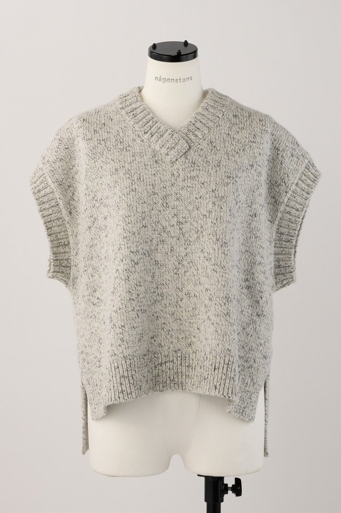 【ナゴンスタンス/nagonstans】のRIALTO Over Size Vest/ベスト インテリア・キッズ・メンズ・レディースファッション・服の通販 founy(ファニー) https://founy.com/ ファッション Fashion レディースファッション Fashion for Women アウター Coat / Outerwear Collection レディースジャケット・軽アウター Jackets カットソー Cut and Sewn Top シンプル Simple, Minimal ジャケット Jacket, Outerwear スリット Slit, Slit Detail ベスト Vest, Waistcoat メランジ Melange, Mixed Yarn |ID: prp329100004123348 ipo3291000000036223502