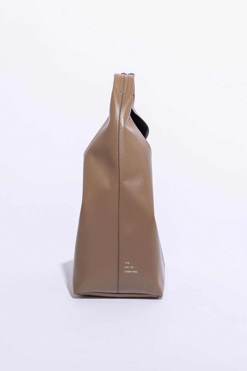 【ジ アートオブキャリング/THE ART OF CARRYING】のHANDLE mini バッグ 人気、トレンドファッション・服の通販 founy(ファニー) 　ファッション　Fashion　レディースファッション　Fashion for Women　バッグ　Bags　エレガント 上品　Elegant　コンパクト　Compact, Small Size　軽量　Lightweight, Ultra Light　タンブラー　Tumbler, Travel Mug　バランス　Balance, Style Balance　フロント　Front, Front Design　メタル　Metal, Metal Parts　再入荷　Restock / Back in Stock　other-4|ID: prp329100004131739 ipo3291000000032798491