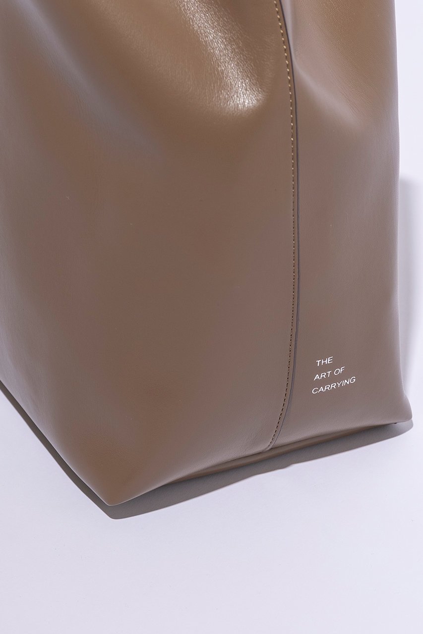 【ジ アートオブキャリング/THE ART OF CARRYING】のHANDLE mini バッグ 人気、トレンドファッション・服の通販 founy(ファニー) 　ファッション　Fashion　レディースファッション　Fashion for Women　バッグ　Bags　エレガント 上品　Elegant　コンパクト　Compact, Small Size　軽量　Lightweight, Ultra Light　タンブラー　Tumbler, Travel Mug　バランス　Balance, Style Balance　フロント　Front, Front Design　メタル　Metal, Metal Parts　再入荷　Restock / Back in Stock　other-5|ID: prp329100004131739 ipo3291000000032798492