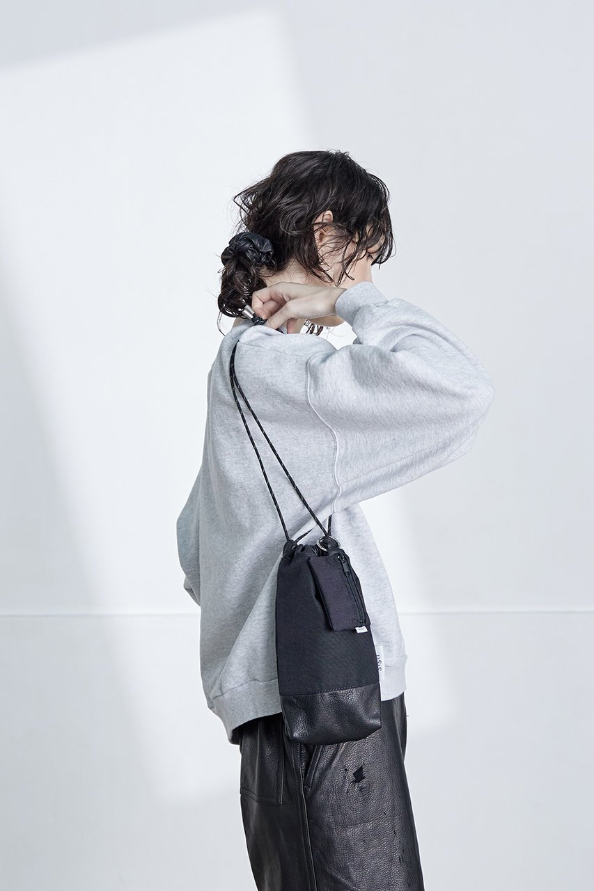 【シシ/sisii】の【UNISEX】クロップド スウェット クルー 人気、トレンドファッション・服の通販 founy(ファニー) 　ファッション　Fashion　レディースファッション　Fashion for Women　トップス・カットソー　Cut & Sew Tops　シャツ・ブラウス・オフィスカジュアル　Elegant Blouses & Button-Ups　レディースパーカー・カジュアルフーディー　Casual Hoodies & Sweatshirts　ロングTシャツ・Tシャツ　Longline T-Shirts & Tees　スウェット・クルーネックトップス　Sweatshirts & Crewnecks / Relaxed Fit Sweat Tops　カットソー・ベーシックTシャツ　Cut-and-Sewn Tops / Stretch Tees & Basics　ユニセックス　Unisex, Genderless　クロップド　Cropped, Short Length　シンプル　Simple, Minimal　スウェット / スエット　Sweatshirt, Sweatwear　スリーブ　Sleeve, Long Sleeve / Short Sleeve　ロング　Long, Long-Length　再入荷　Restock / Back in Stock　定番　Standard, Basic Item　A/W・秋冬　Autumn/Winter　other-7|ID: prp329100004137263 ipo3291000000032756700