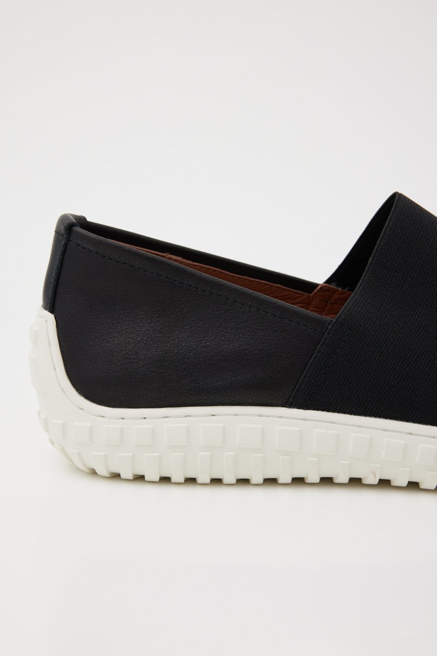 【スタッカート/STACCATO】のイージーフィットスリッポン 人気、トレンドファッション・服の通販 founy(ファニー) 　ファッション　Fashion　レディースファッション　Fashion for Women　シューズ　Shoes, Footwear　シルバー　Silver, Metallic Silver　フィット　Fit, Slim Fit　フラット　Flat, Flat Shoes　ラバー　Rubber, Rubber Sole　定番　Standard, Basic Item　A/W・秋冬　Autumn/Winter　other-6|ID: prp329100004137264 ipo3291000000036122549