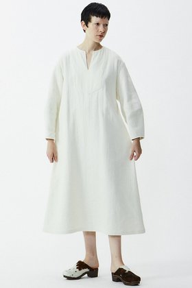 【プレインピープル/PLAIN PEOPLE】のカルゼ二重織ワンピース 人気、トレンドファッション・服の通販 founy(ファニー) ファッション Fashion レディースファッション WOMEN ワンピース Dress チュニック Tunic スリット Slit スリーブ Sleeve チュニック Tunic モダン Modern ロング Long |ID:prp329100004137311