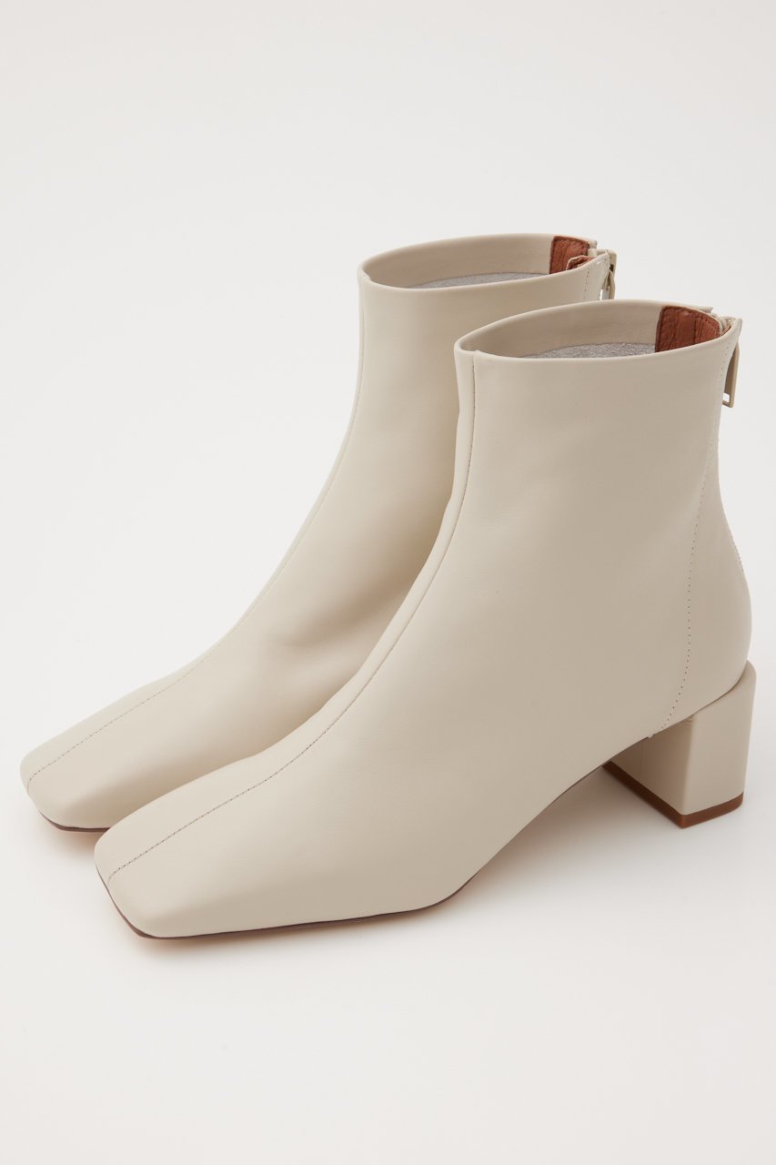 【スタッカート/STACCATO】のクラシカルスリムブーツ インテリア・キッズ・メンズ・レディースファッション・服の通販 founy(ファウニー) 　ファッション　Fashion　レディースファッション　Fashion for Women　ショート　Short, Short Length　スタイリッシュ　Stylish, Fashionable　スリム　Slim, Slim Fit　フォルム　Silhouette, Form　ブロック　Block, Solid Block Pattern　ミドル　Middle Length, Mid Height　ライニング　Inner Lining, Inner Fabric, Lined　人気　Popular, Best Seller　再入荷　Restock / Back in Stock　定番　Standard, Basic Item　ホワイト|ID: prp329100004141255 ipo3291000000036956531